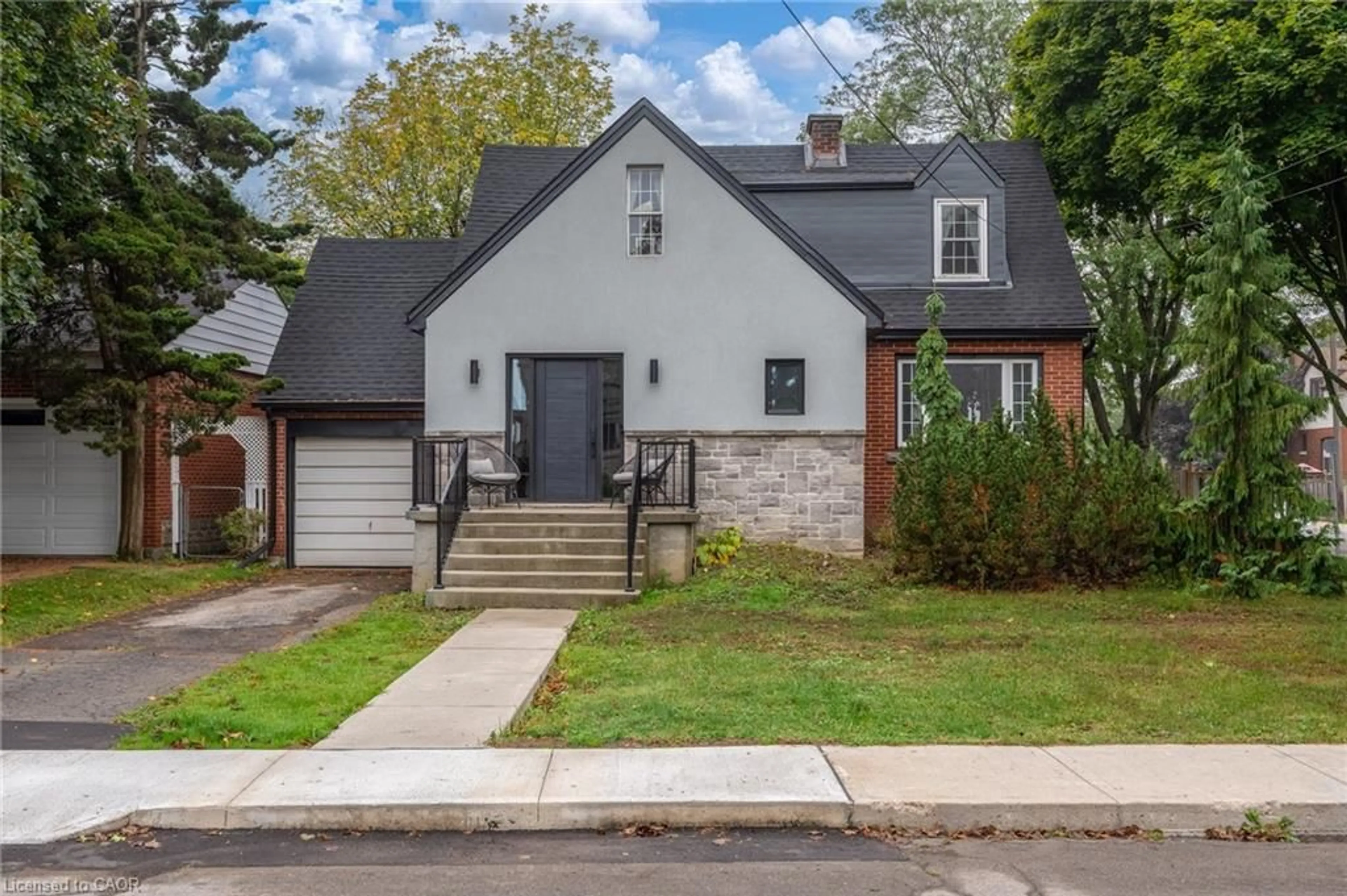 Home with brick exterior material, street for 68 Mountain Park Ave, Hamilton Ontario L9A 1A3