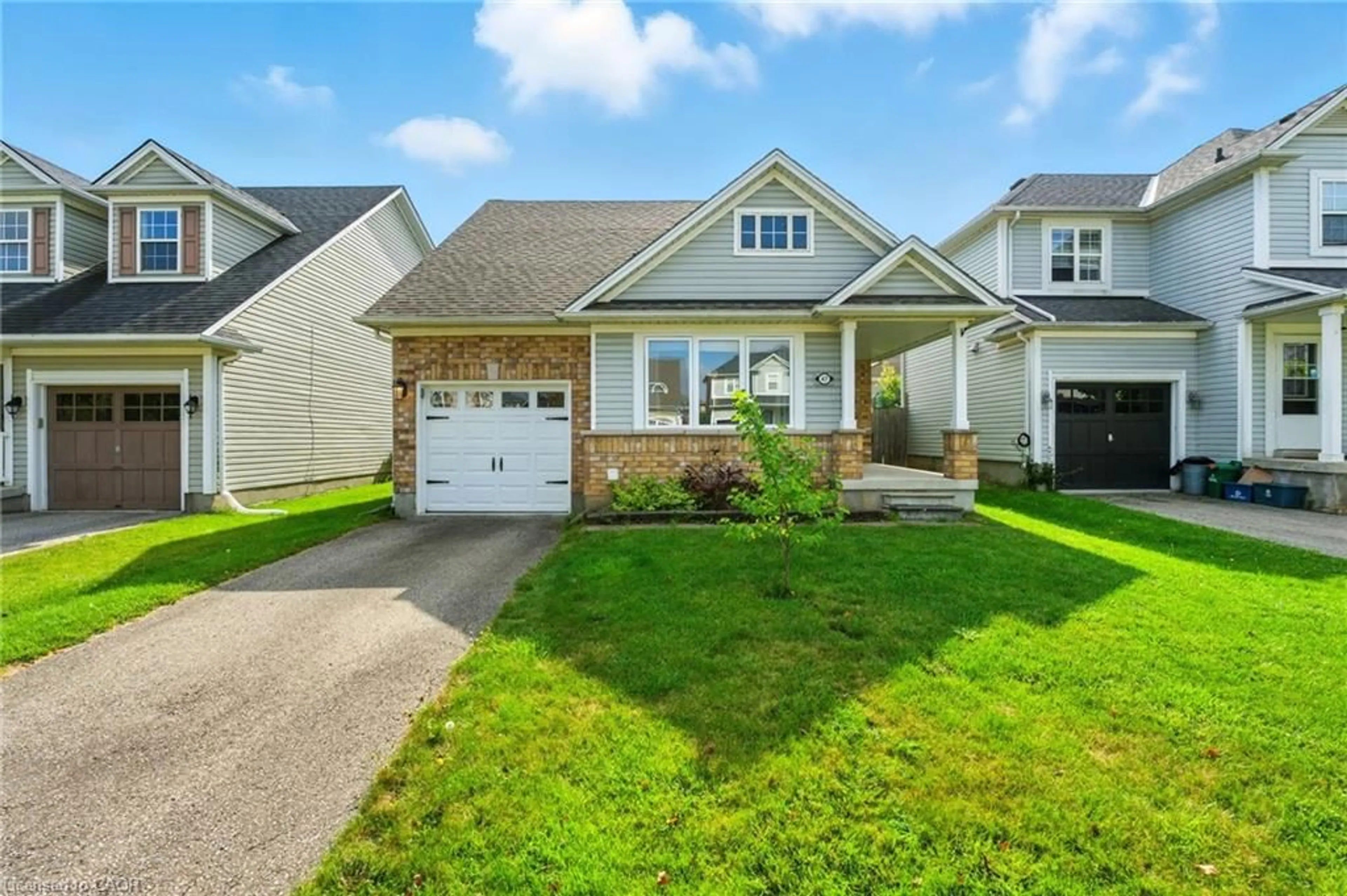 Home with vinyl exterior material, street for 47 Gaydon Way, Brantford Ontario N3T 6P7