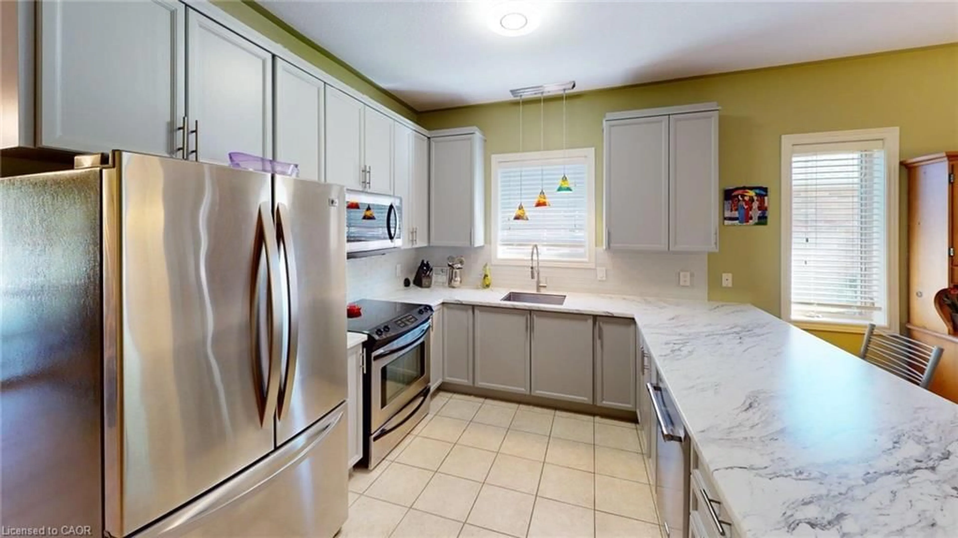Standard kitchen, ceramic/tile floor for 21 Willowlanding Crt, Welland Ontario L3C 7L7