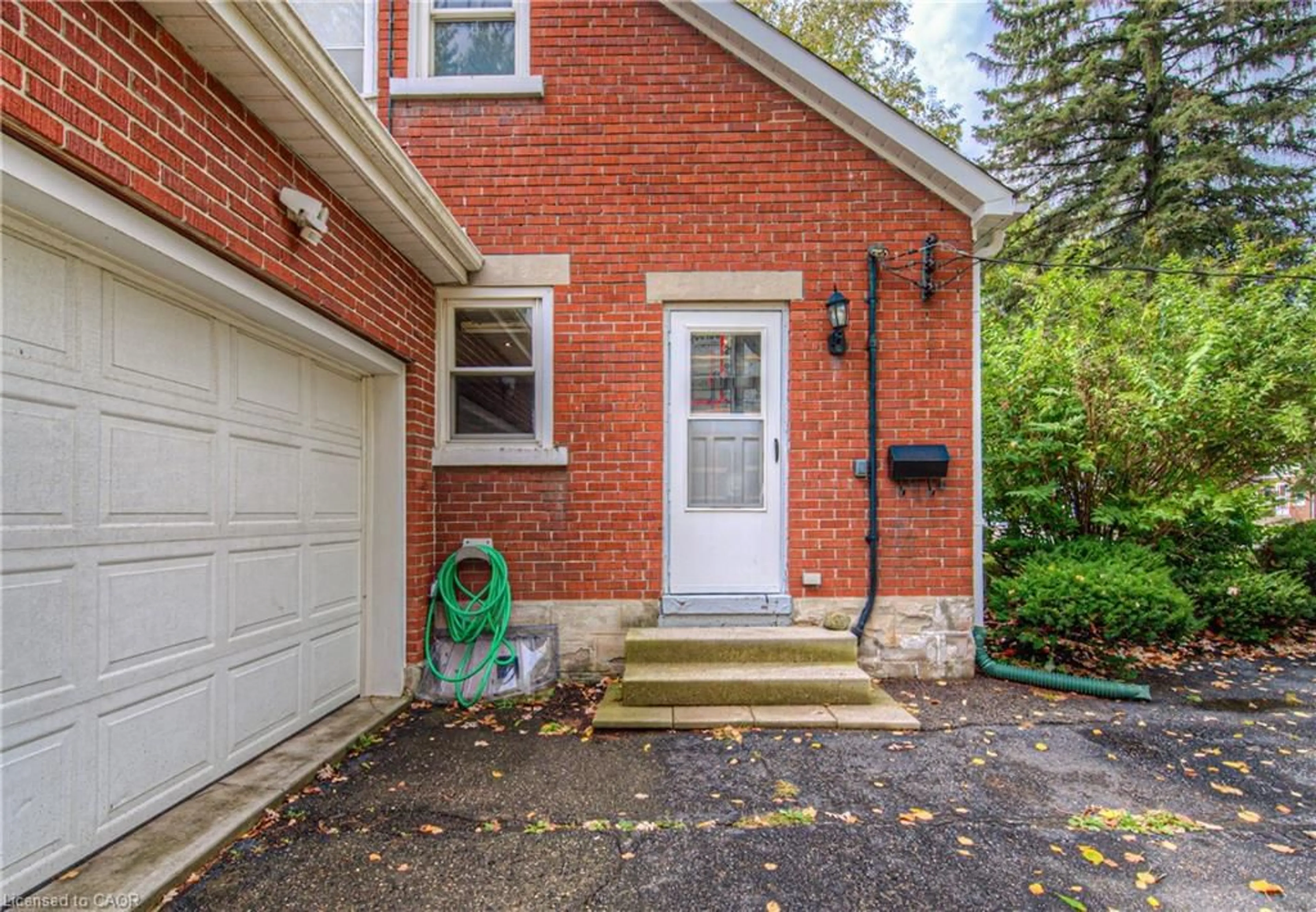 Home with brick exterior material, street for 305 Main St, Cambridge Ontario N1R 1Y2