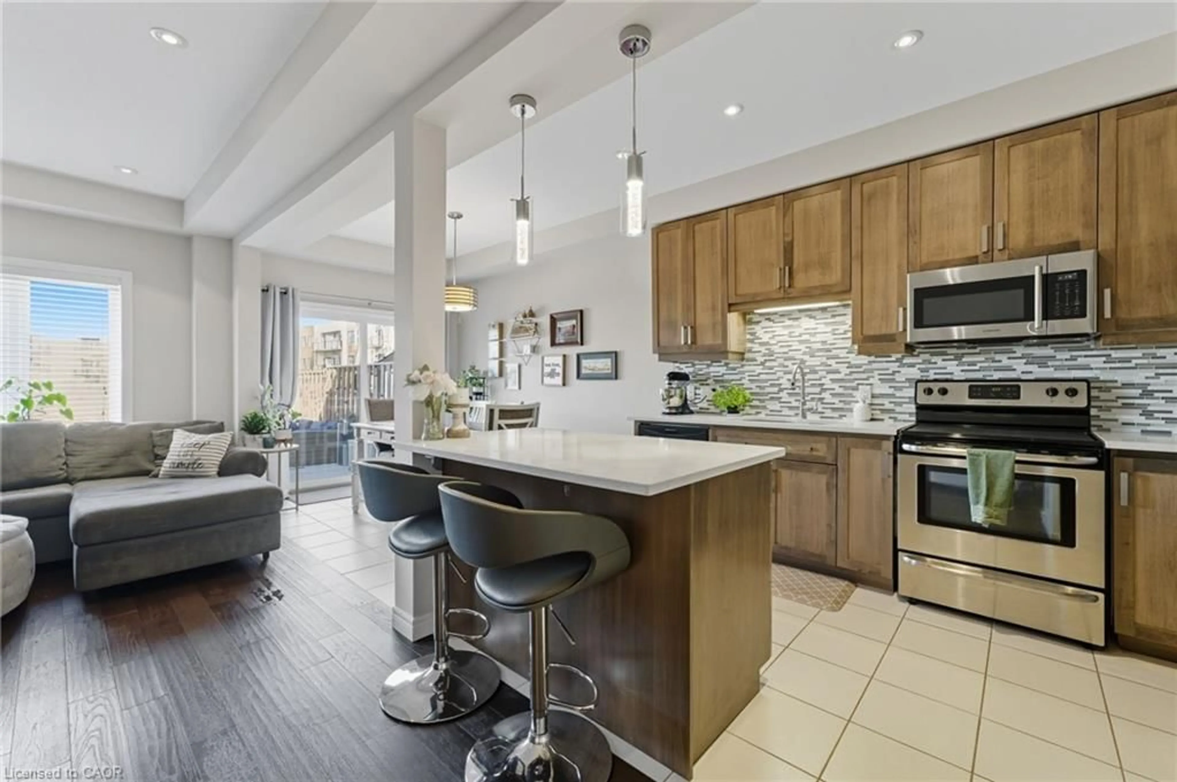Open concept kitchen, ceramic/tile floor for 8 Elmbank Trail, Kitchener Ontario N2R 0B3