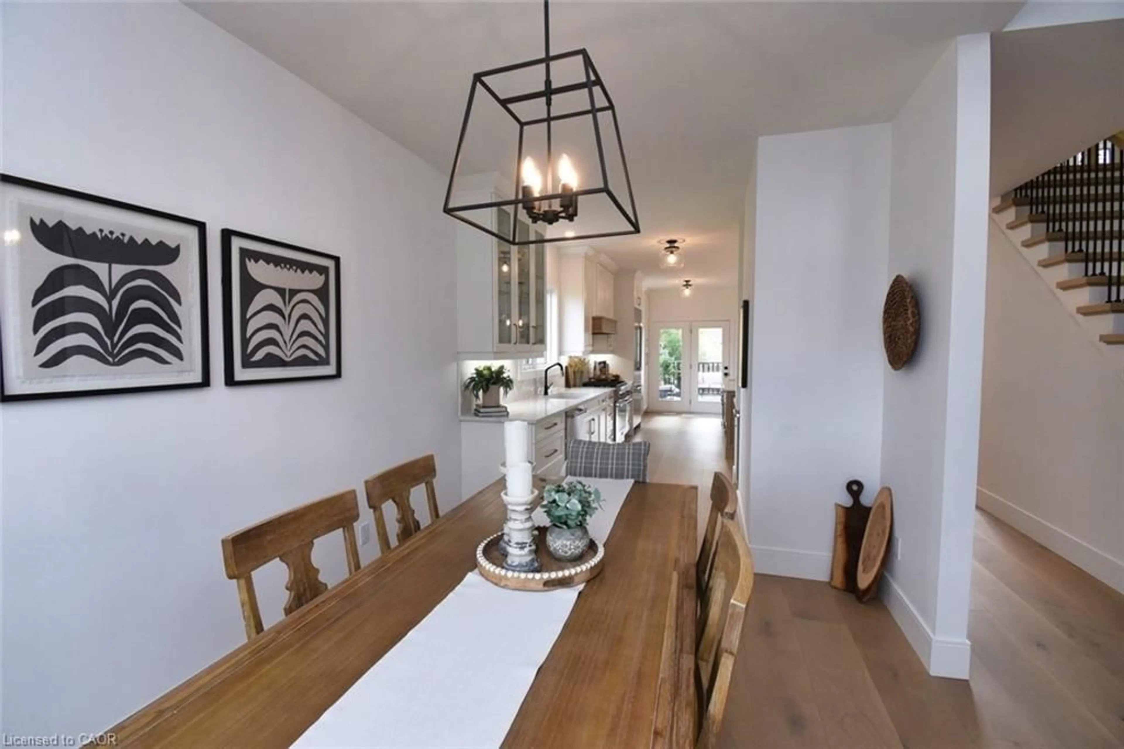 Dining room, wood/laminate floor for 46 Parkmanor Dr, Stoney Creek Ontario L8E 5L2