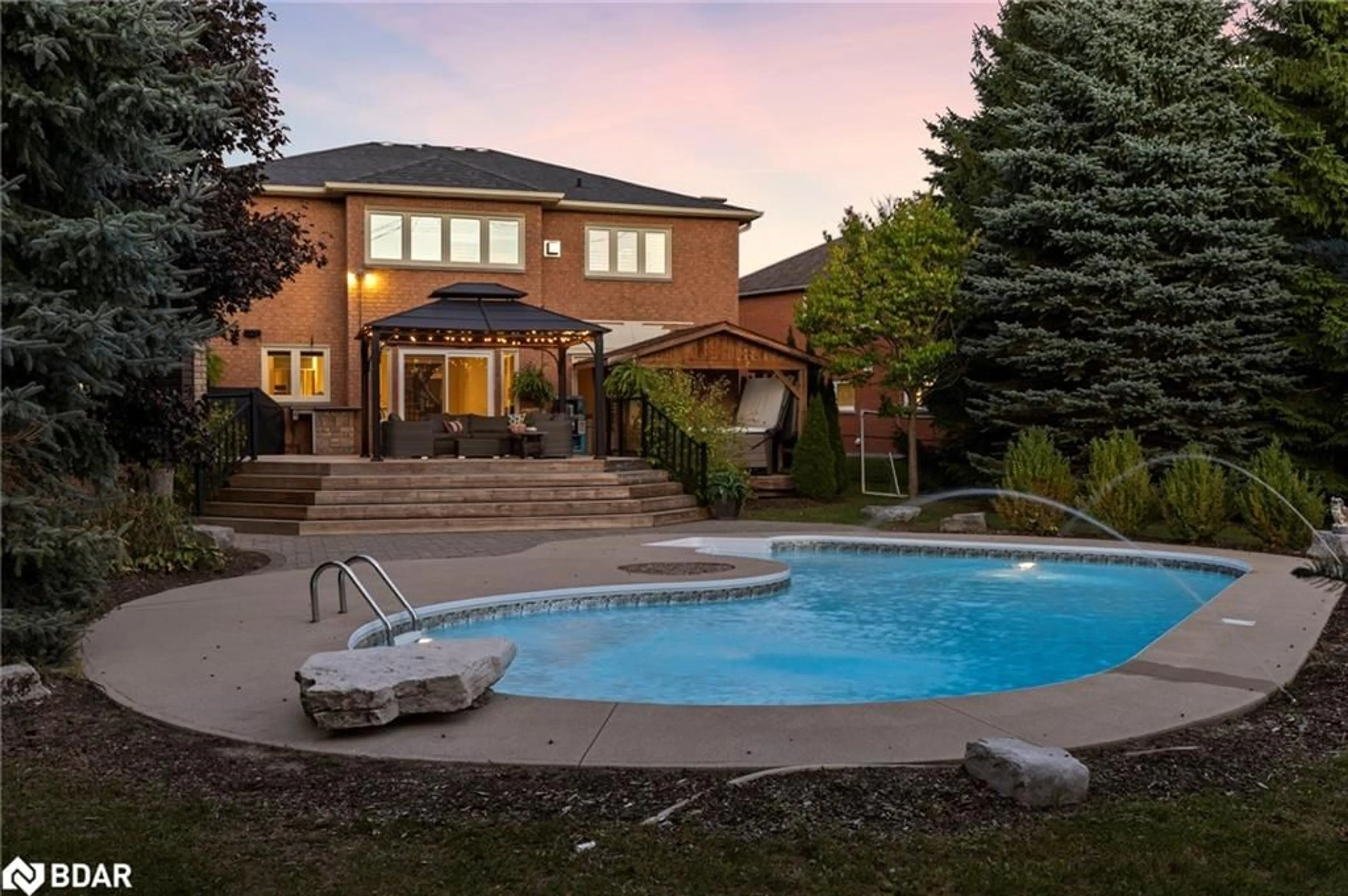 Pool for 71 Cityview Cir, Barrie Ontario L4N 7V1
