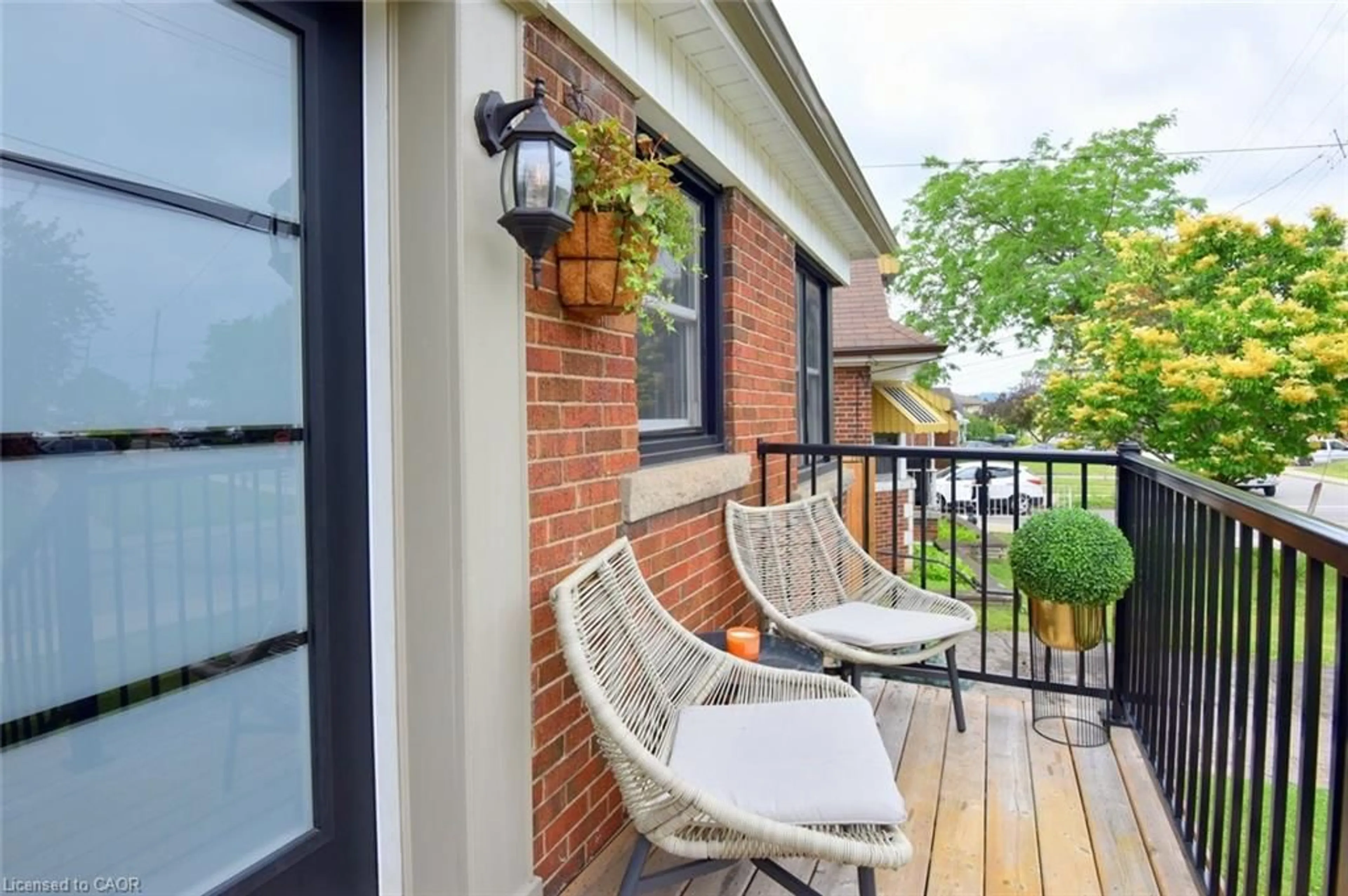 Patio, street for 45 Dunkirk Dr, Hamilton Ontario L8K 4W9