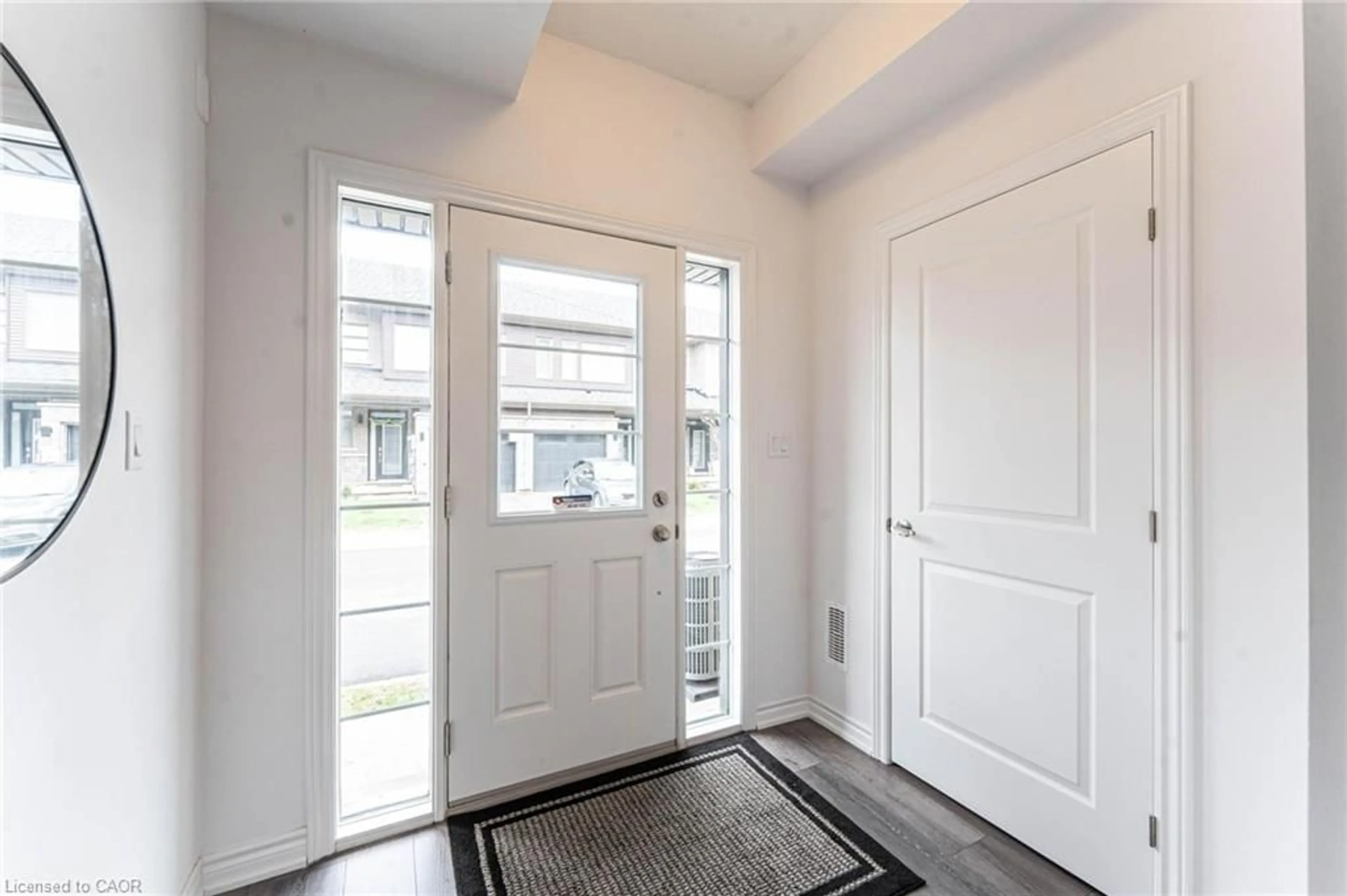 Indoor entryway for 61 Soho St #85, Hamilton Ontario L8J 0M6