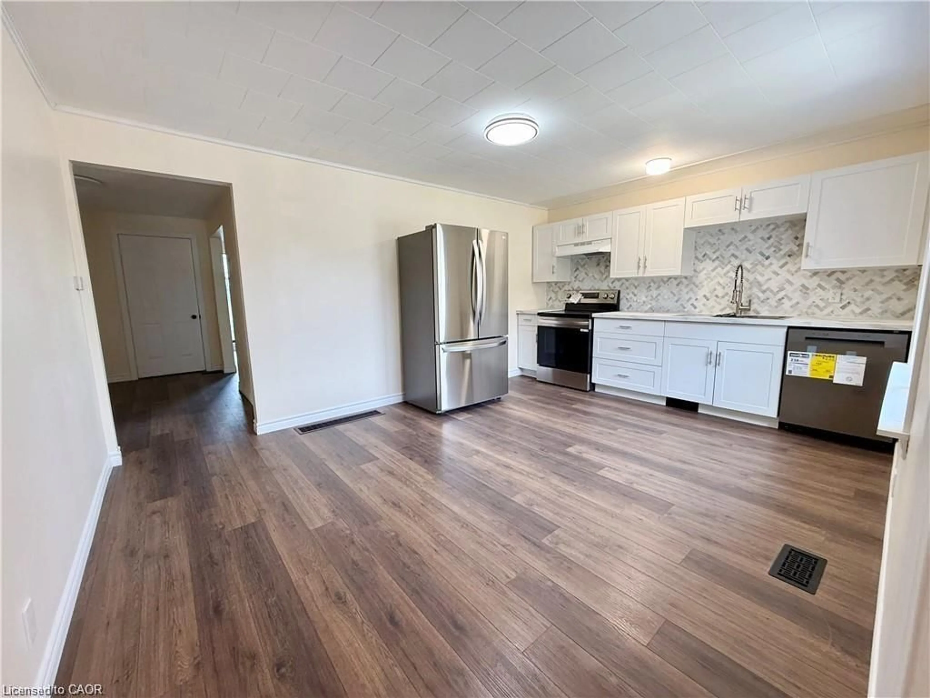 A pic of a room for 648 Wallace St, Wallaceburg Ontario N8A 1K5