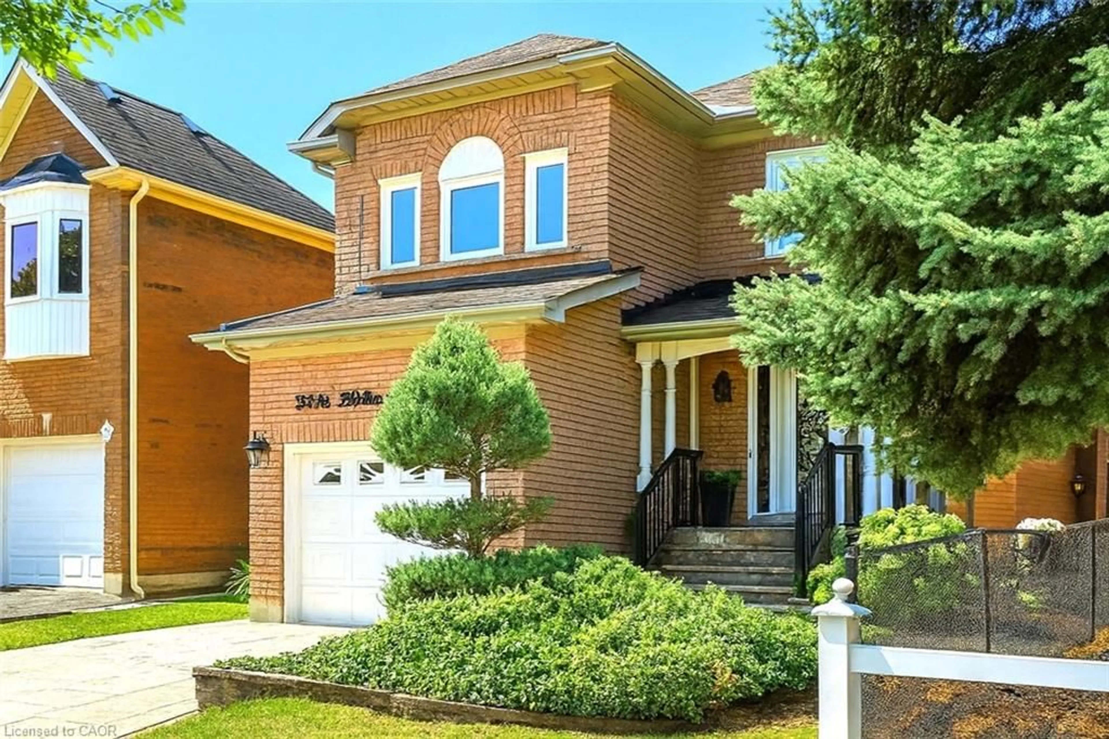 Home with brick exterior material, street for 5516 Haddon Hall Rd, Mississauga Ontario L5M 5G5
