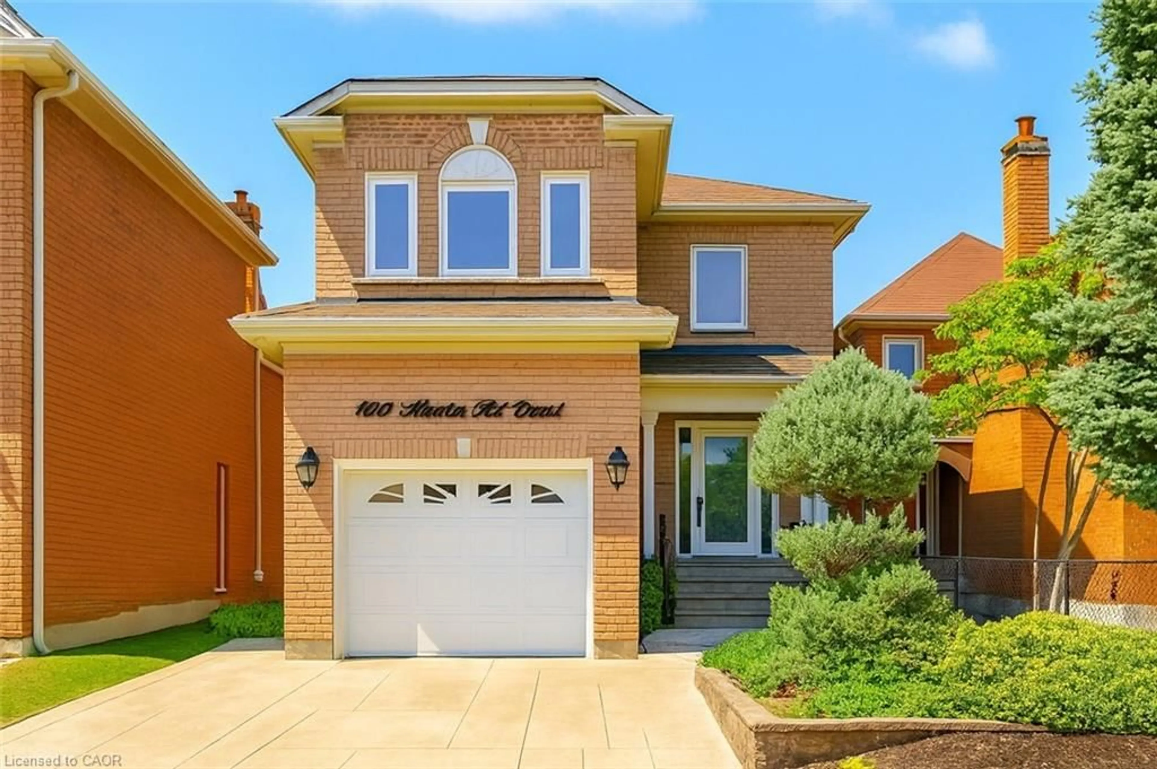 Home with brick exterior material, street for 5516 Haddon Hall Rd, Mississauga Ontario L5M 5G5
