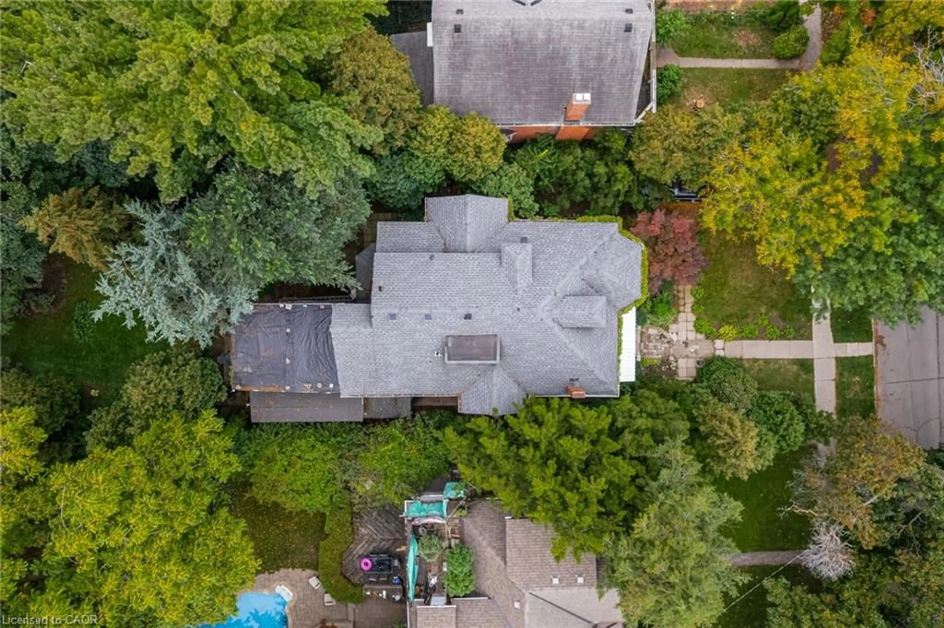 A pic from outside/outdoor area/front of a property/back of a property/a pic from drone, street for 99 Blake St, Hamilton Ontario L8M 2S7