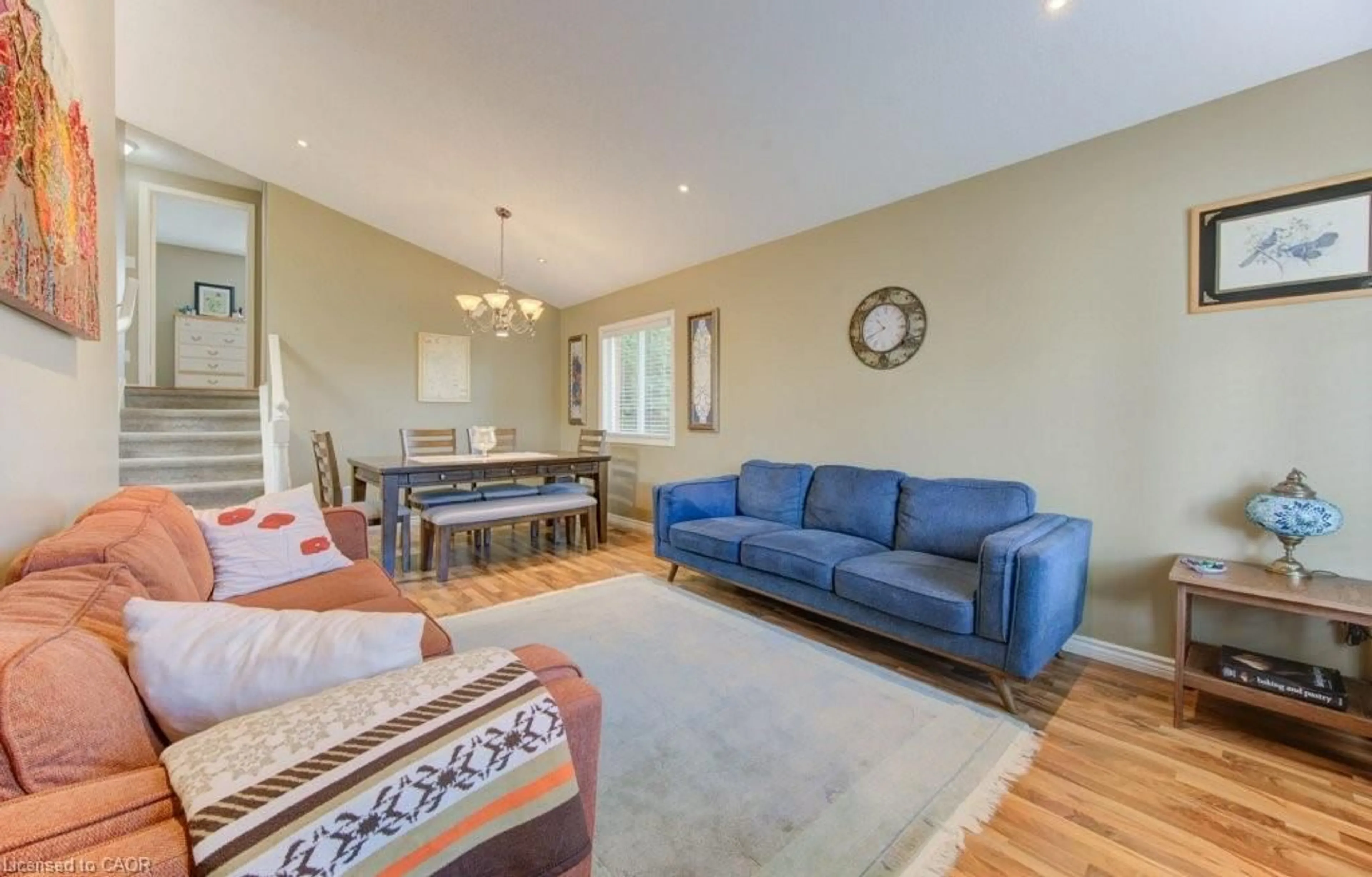 Living room with furniture, wood/laminate floor for 511 Thorndale Dr, Waterloo Ontario N2T 2A2