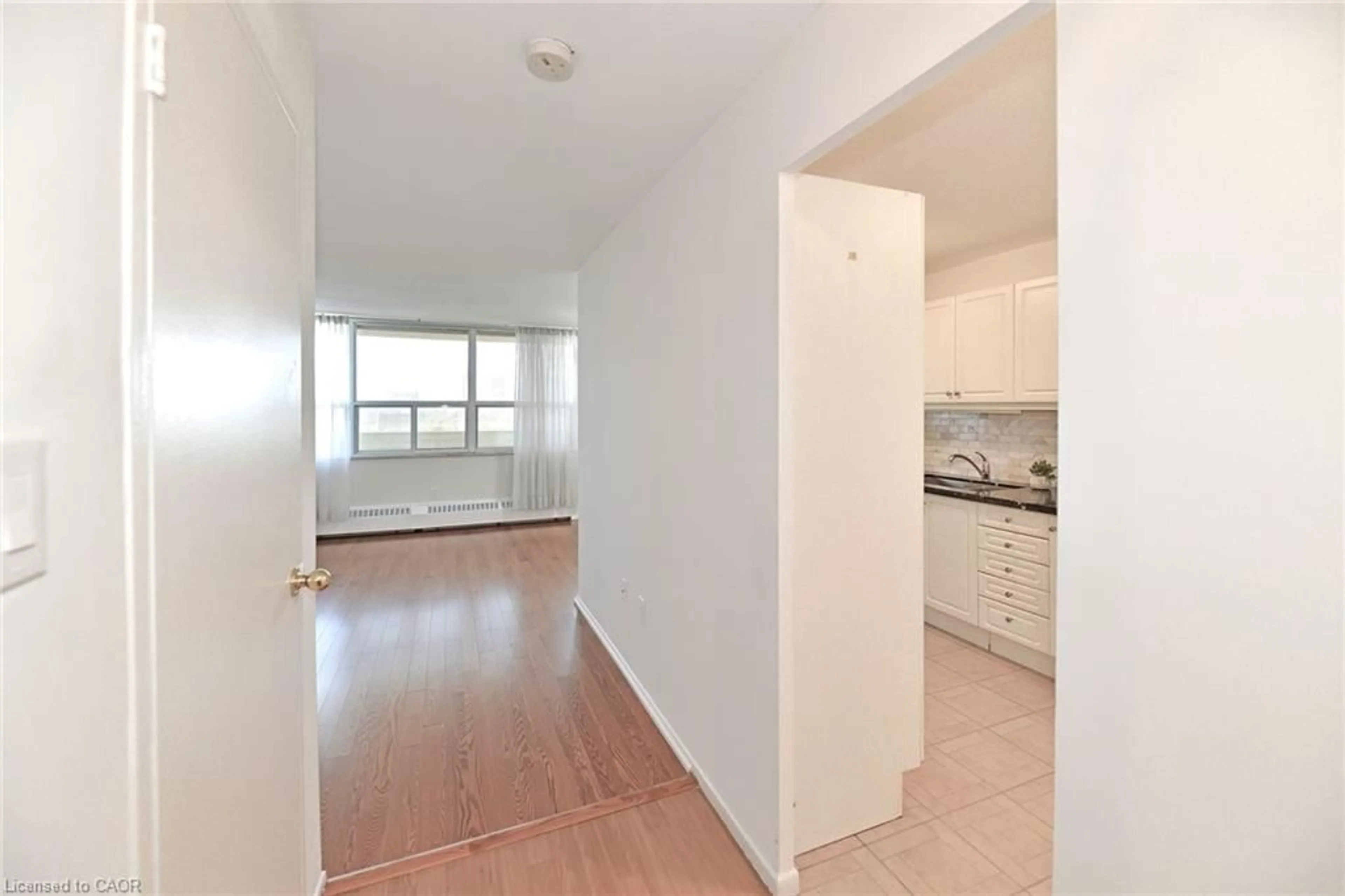 Standard kitchen, unknown for 270 Palmdale Dr #1601, Scarborough Ontario M1T 3N8