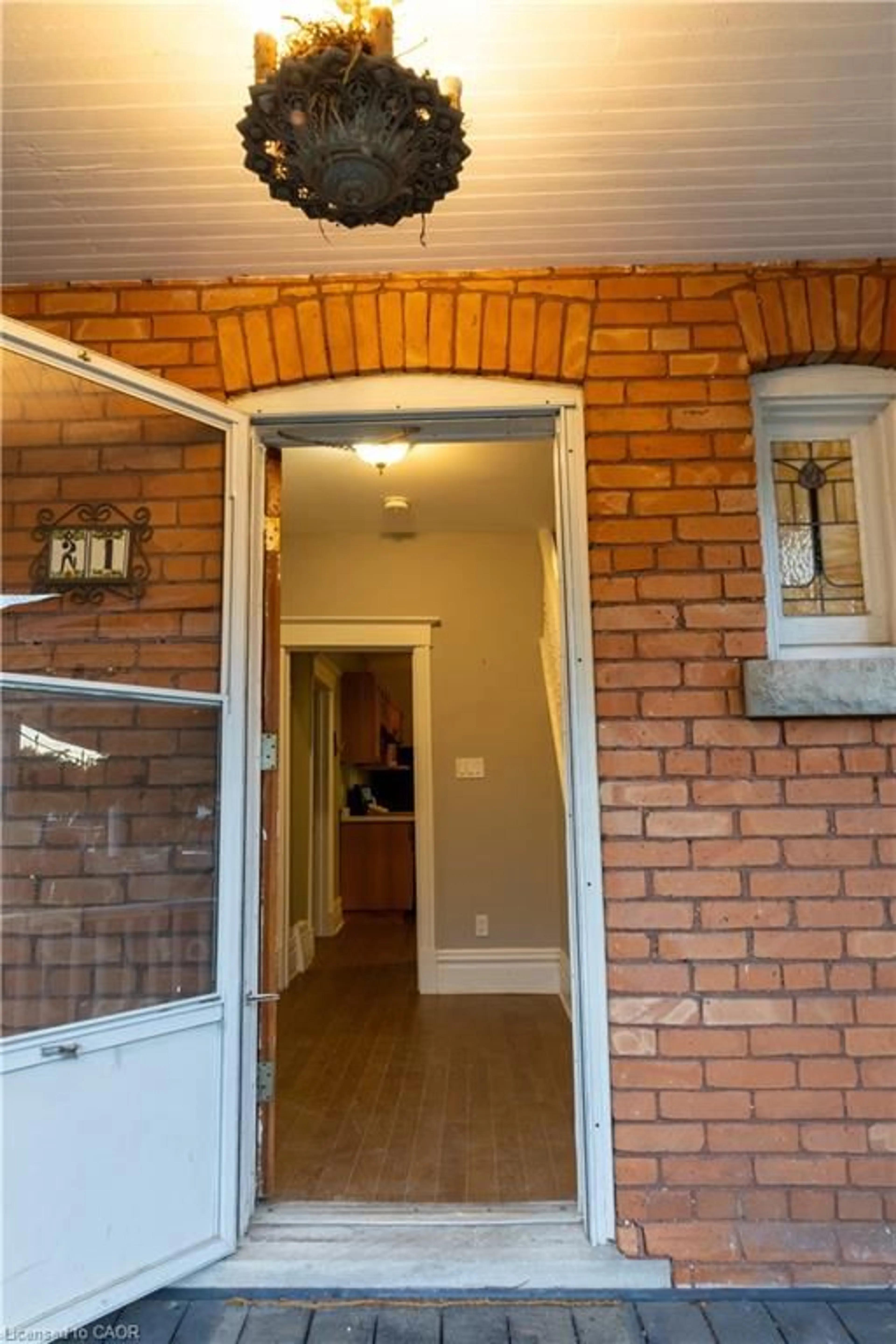 Unknown for 21 Sunset Ave, Hamilton Ontario L8R 1V7