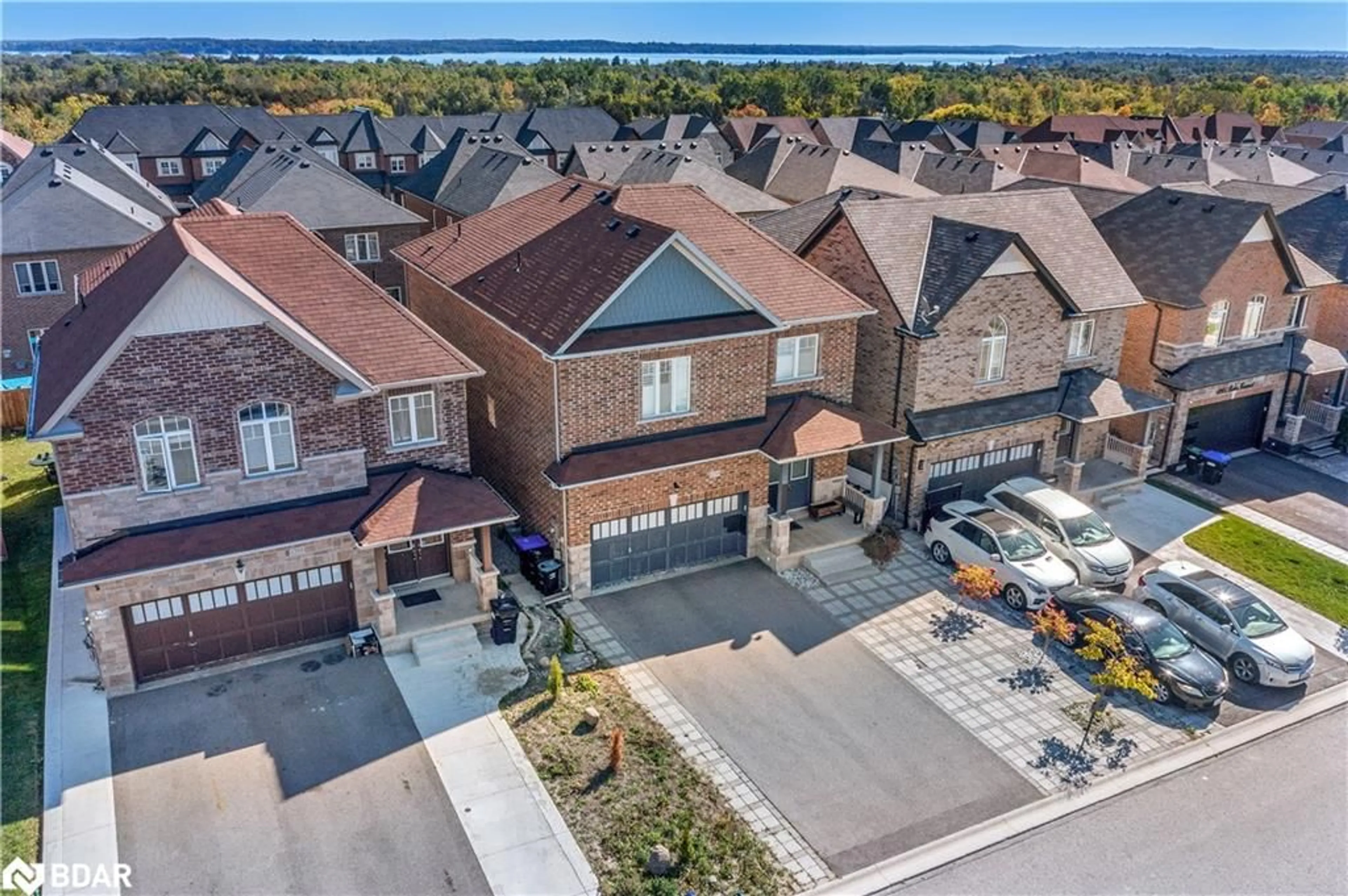 A pic from outside/outdoor area/front of a property/back of a property/a pic from drone, street for 1239 Peelar Crescent, Innisfil Ontario L0L 1W0