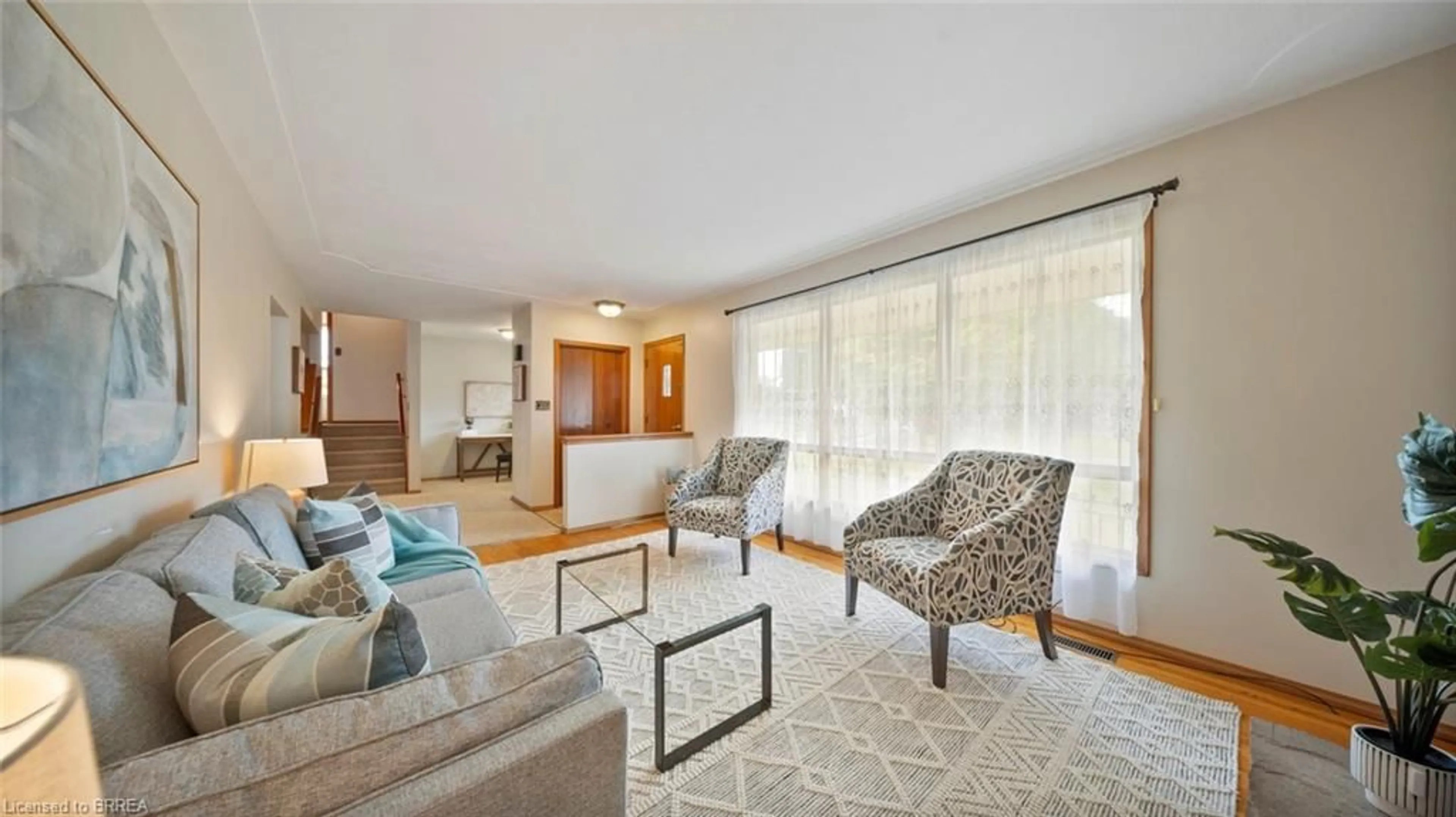 Living room with furniture, unknown for 25 Kensington Ave, Brantford Ontario N3R 3N6