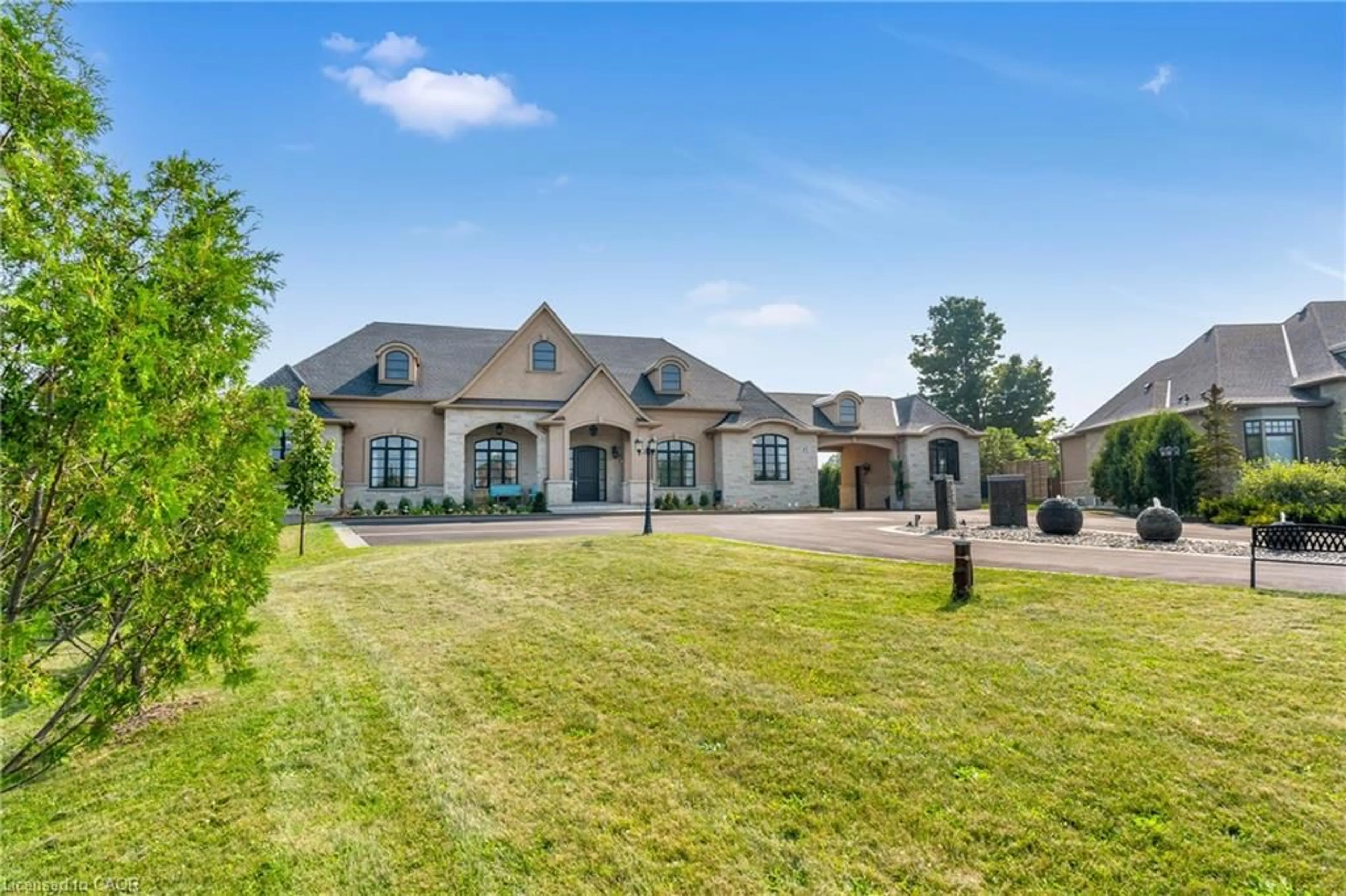 A pic from outside/outdoor area/front of a property/back of a property/a pic from drone, mountain view for 47 Tews Lane, Dundas Ontario L9H 7N4