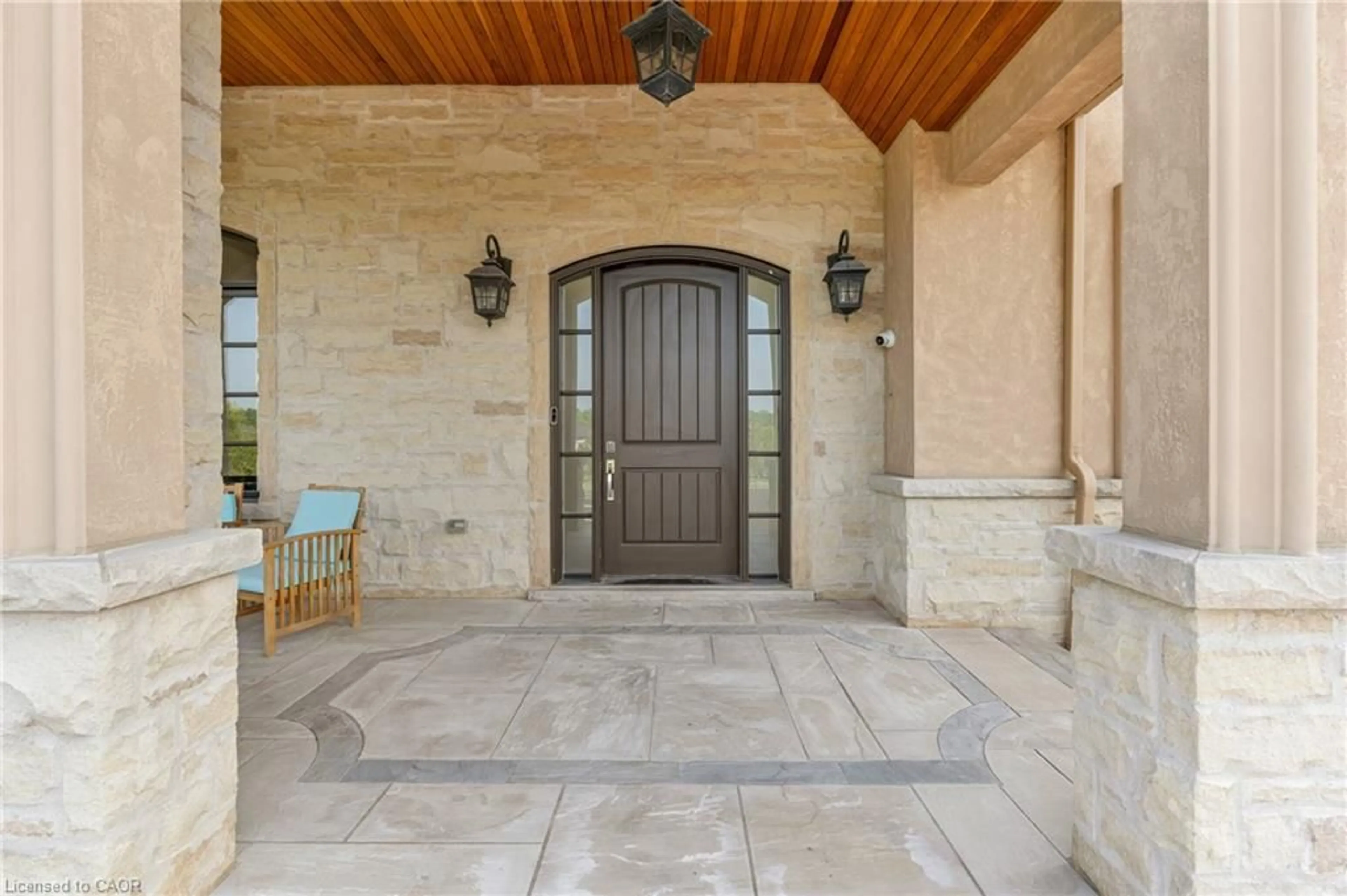 Indoor entryway for 47 Tews Lane, Dundas Ontario L9H 7N4