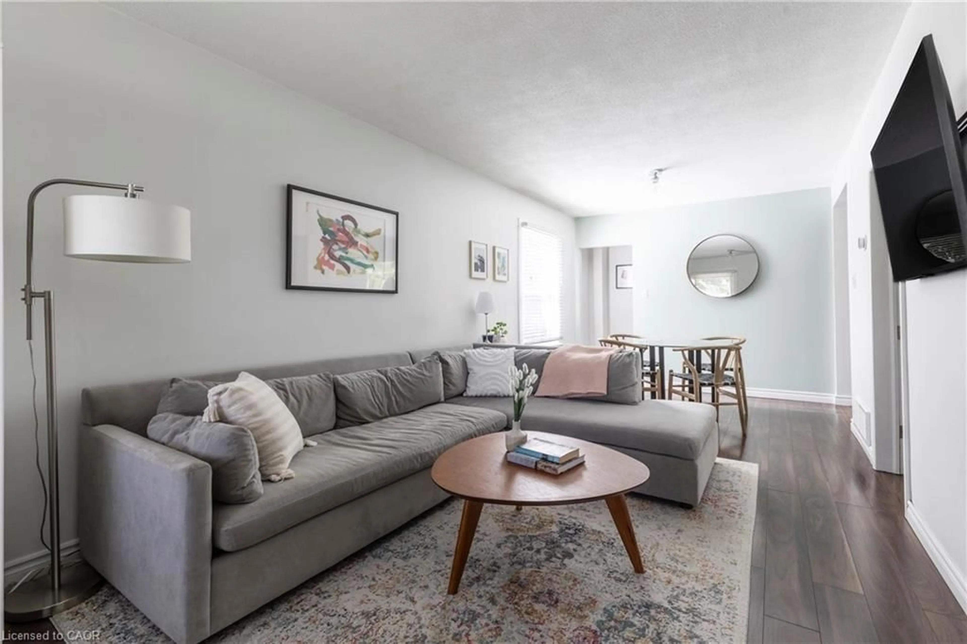 Living room with furniture, unknown for 68 Graham Ave, Hamilton Ontario L8K 2M1