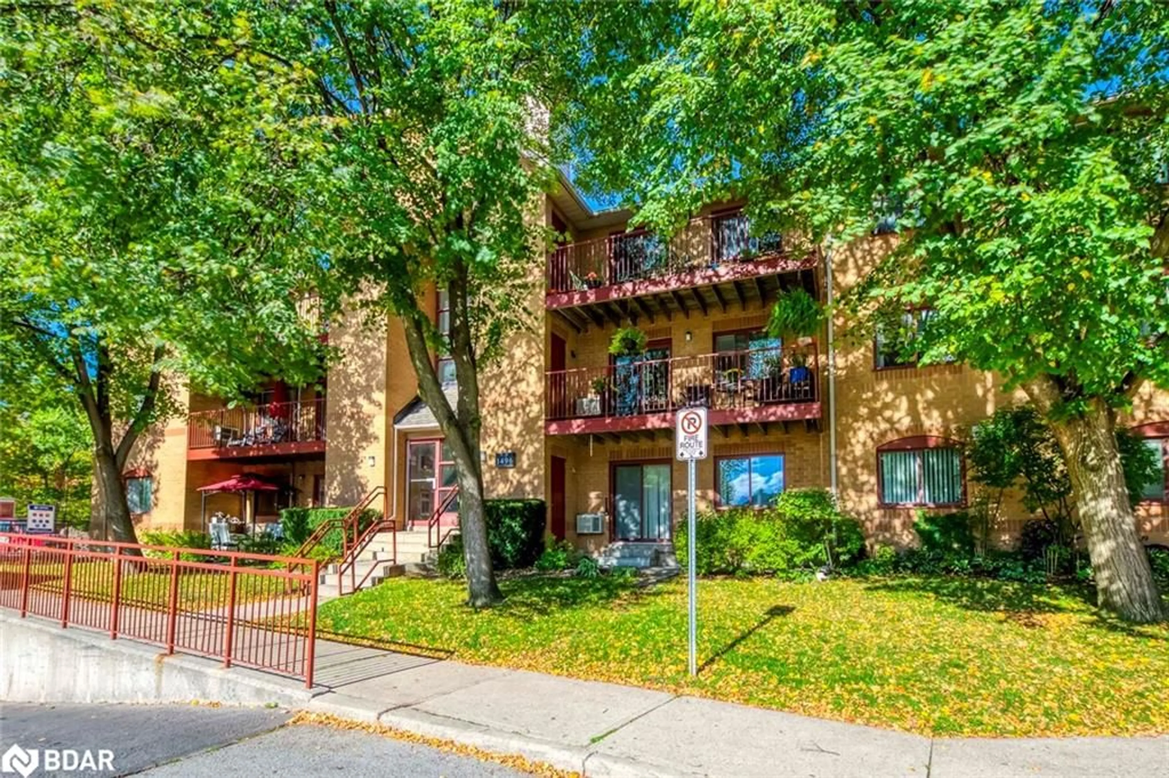 Patio, street for 1496 Pilgrims Way #113, Oakville Ontario L6M 3G9