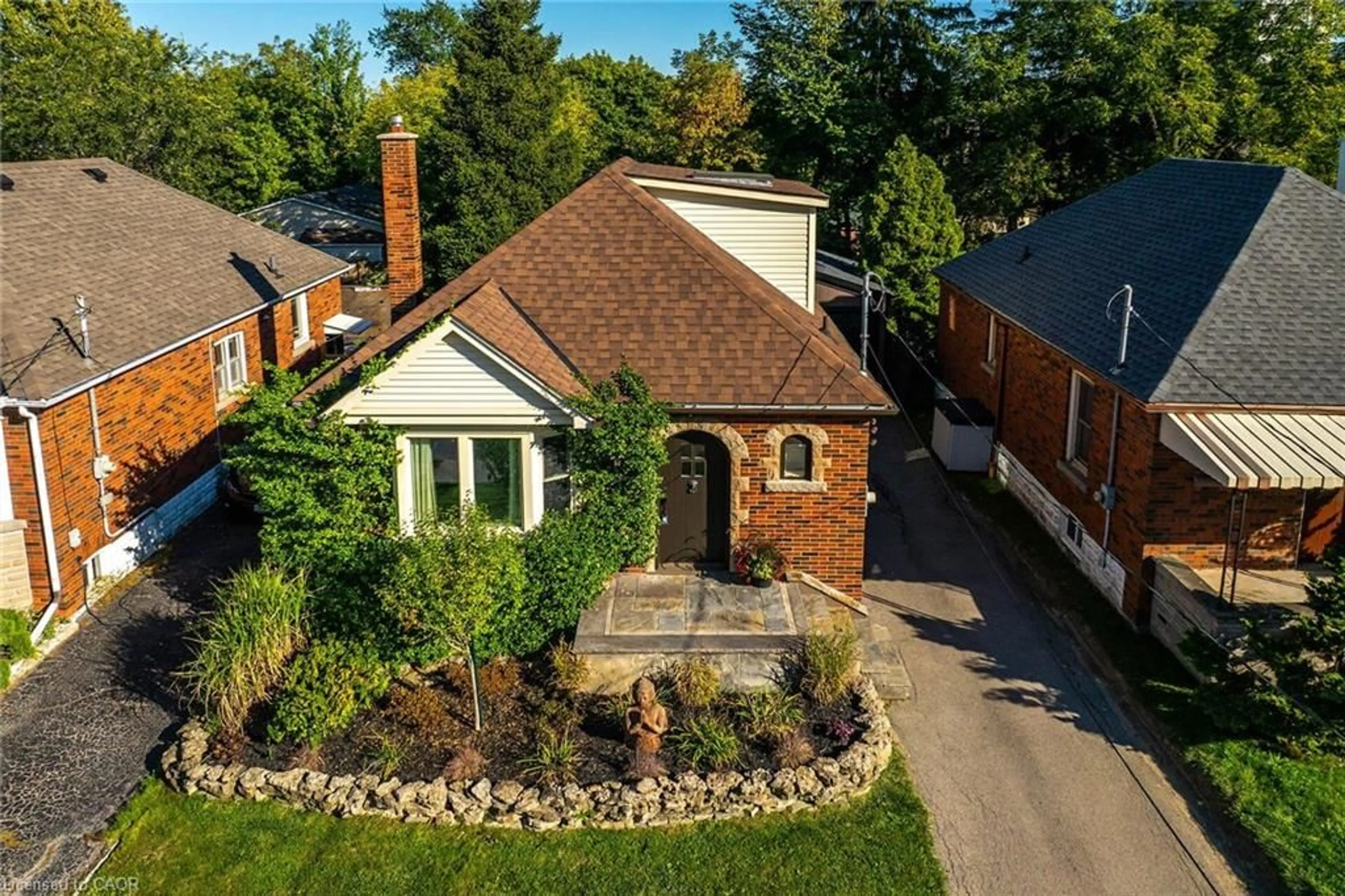 Home with brick exterior material, street for 199 West 2nd St, Hamilton Ontario L9C 3G2