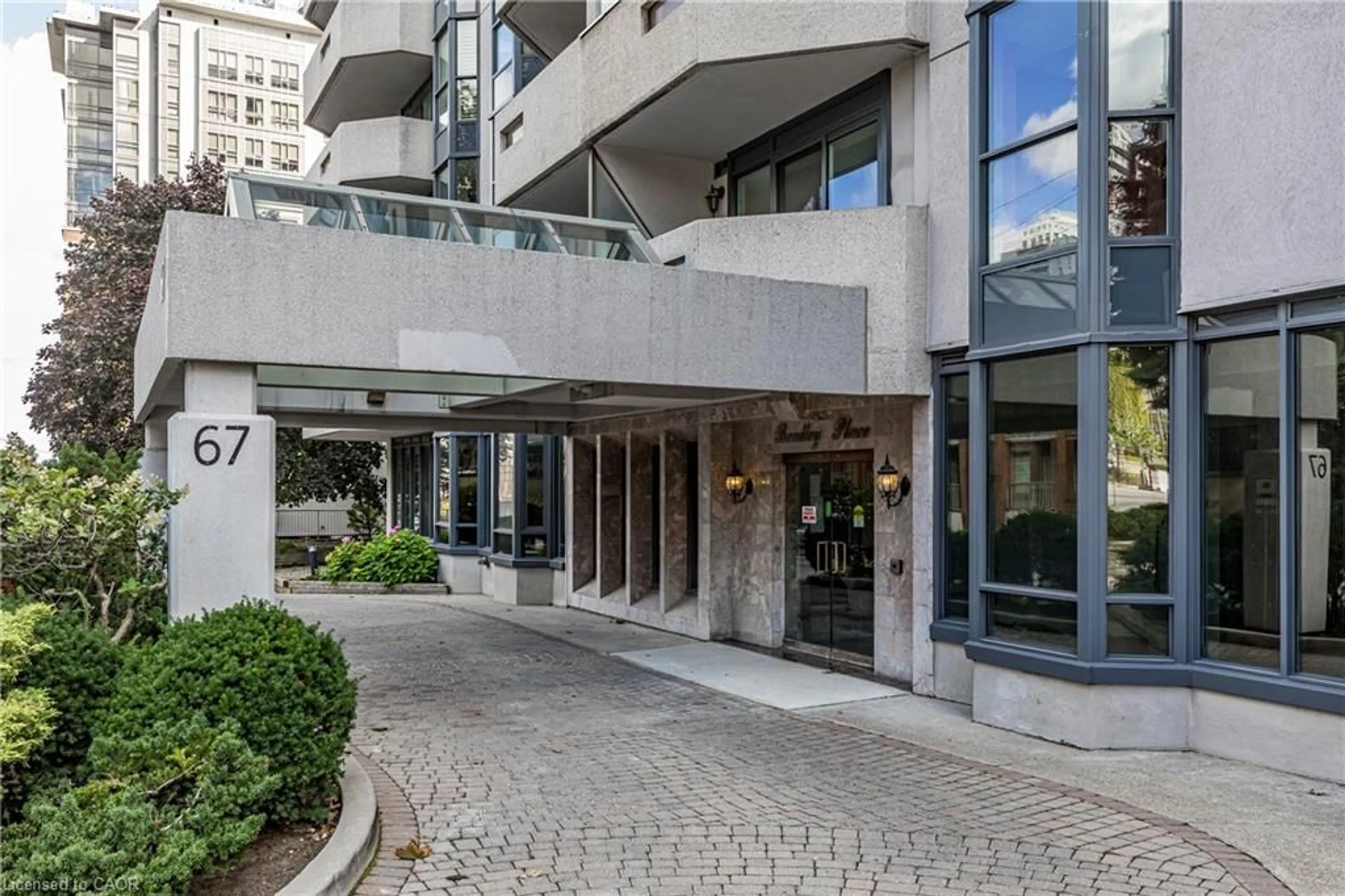 Indoor foyer for 67 Caroline St #304 (3D), Hamilton Ontario L8P 3K6