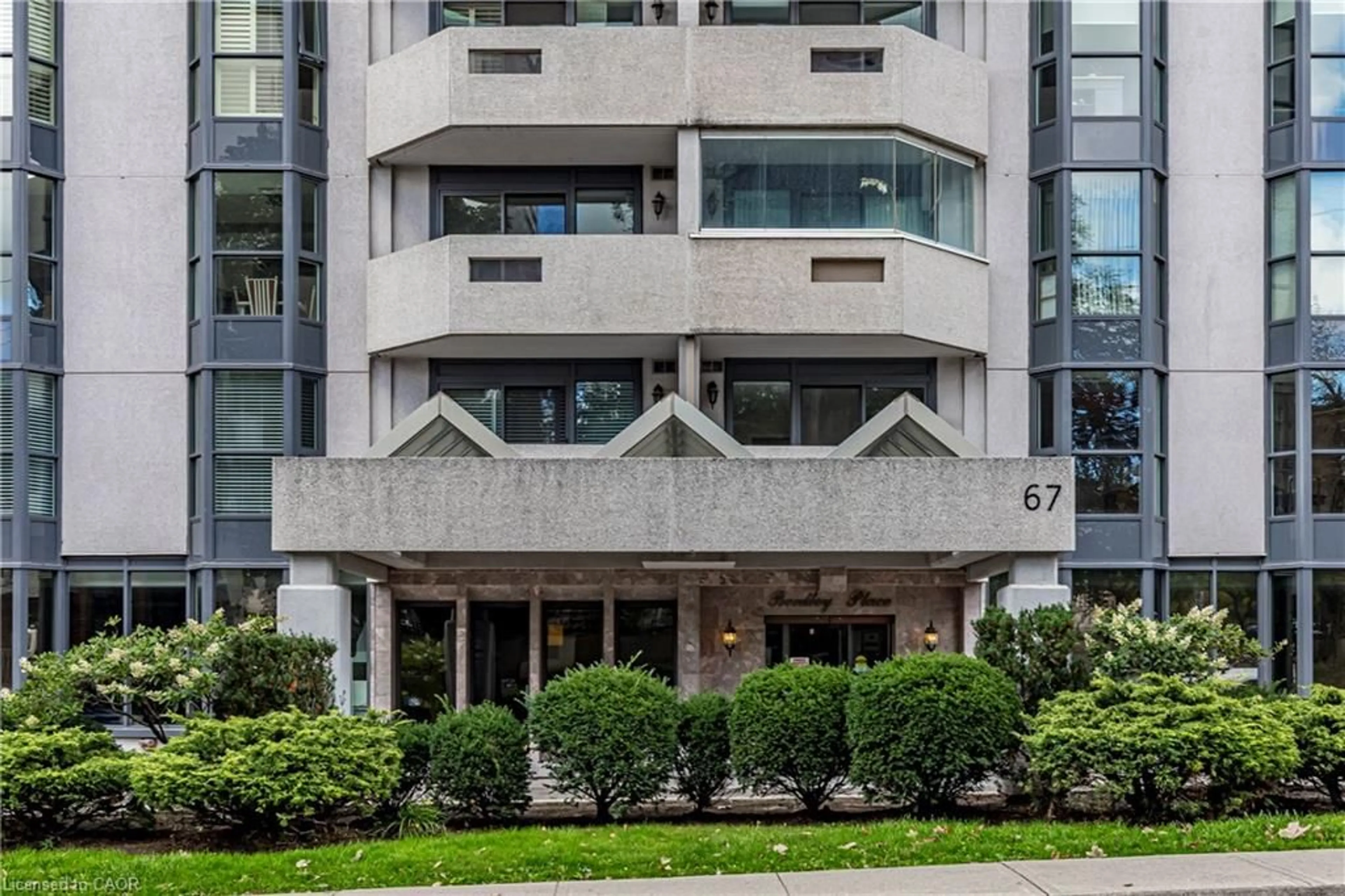 Indoor foyer for 67 Caroline St #304 (3D), Hamilton Ontario L8P 3K6