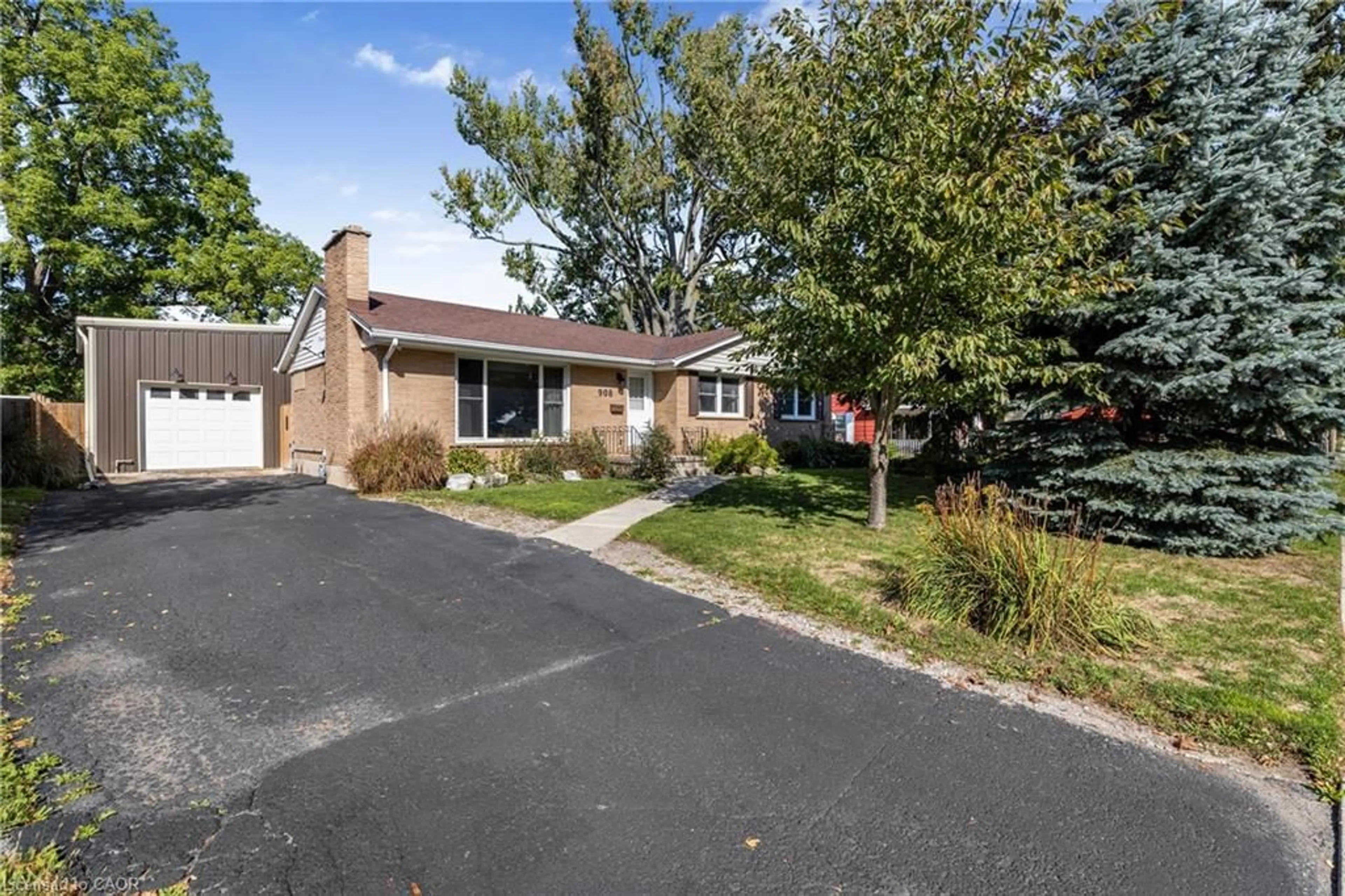 Home with brick exterior material, street for 908 Cedar St, Dunnville Ontario N1A 2K3