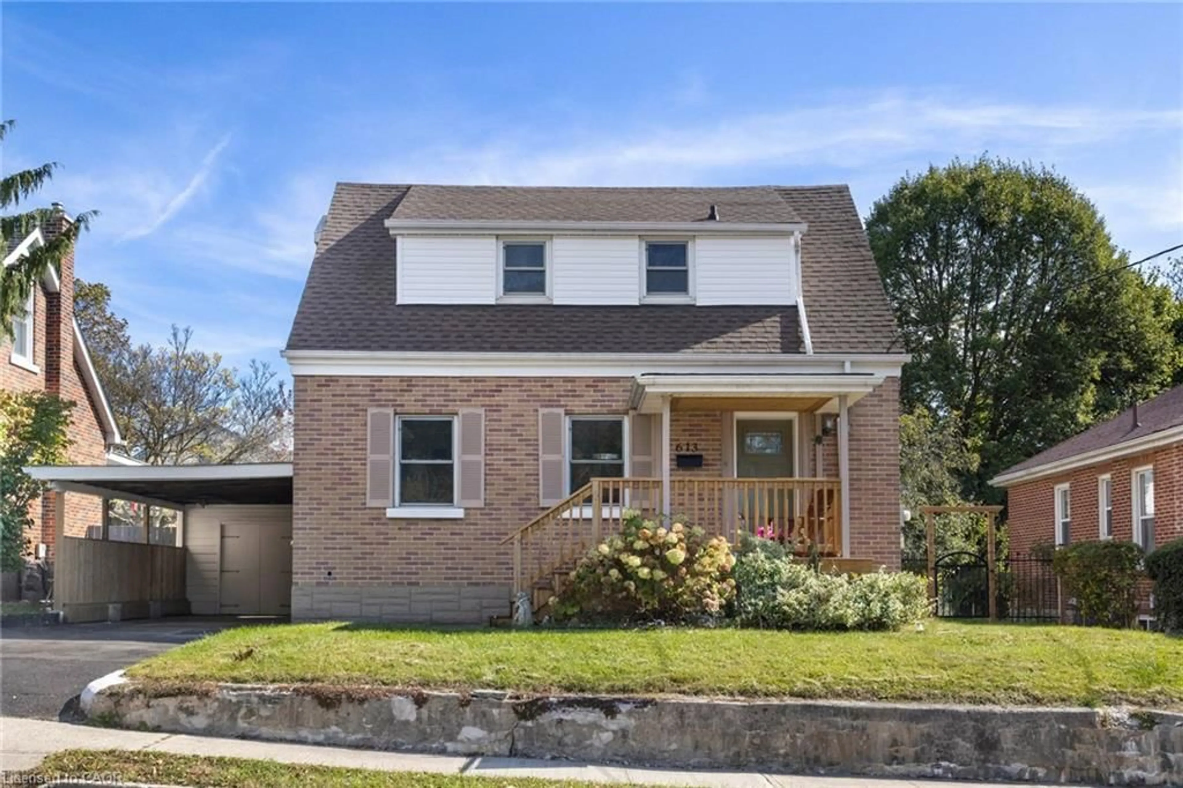 Home with brick exterior material, street for 613 Lowther St, Cambridge Ontario N3H 1Z5