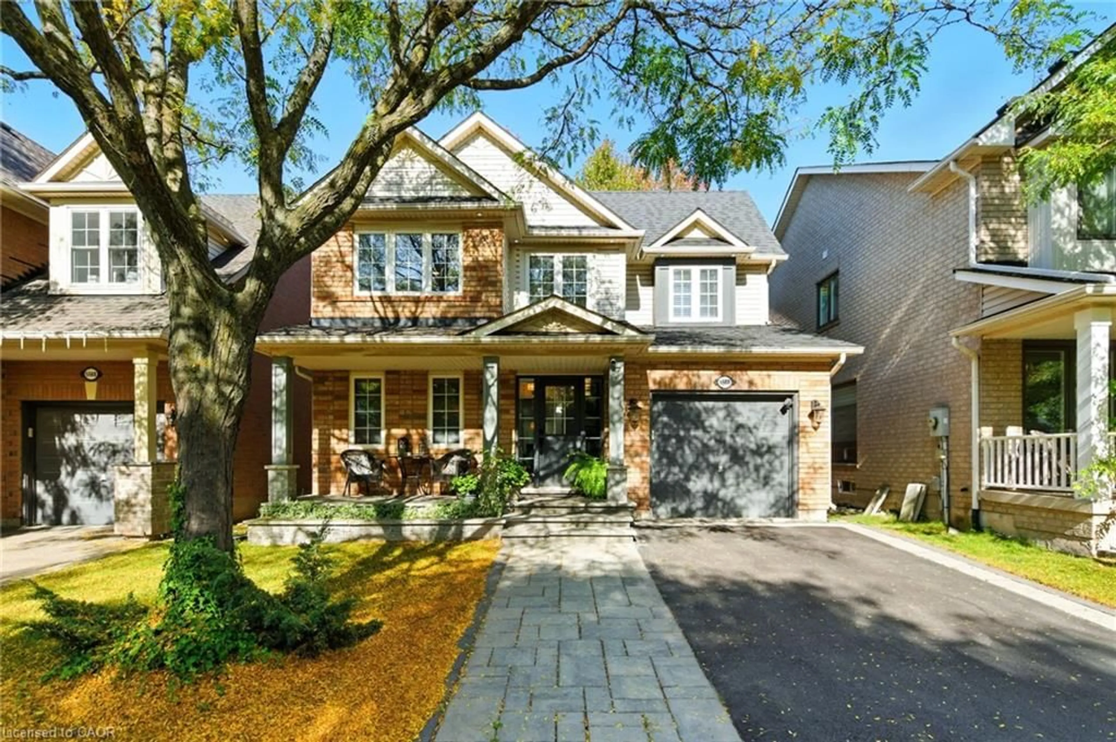Home with brick exterior material, street for 5566 Thorn Lane, Burlington Ontario L7L 6V8