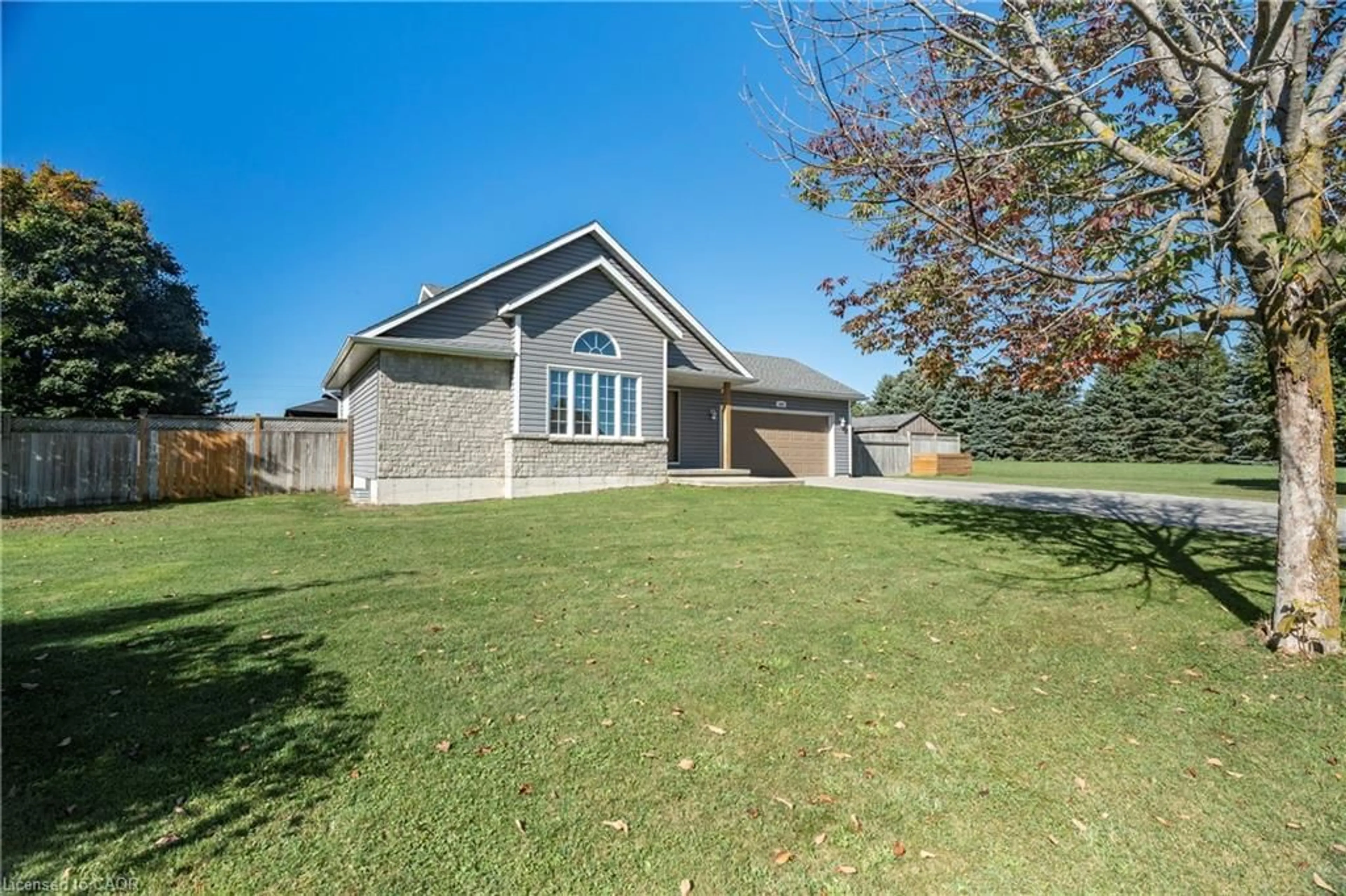 Unknown for 1093 Walker St, Howick Ontario N0G 2X0