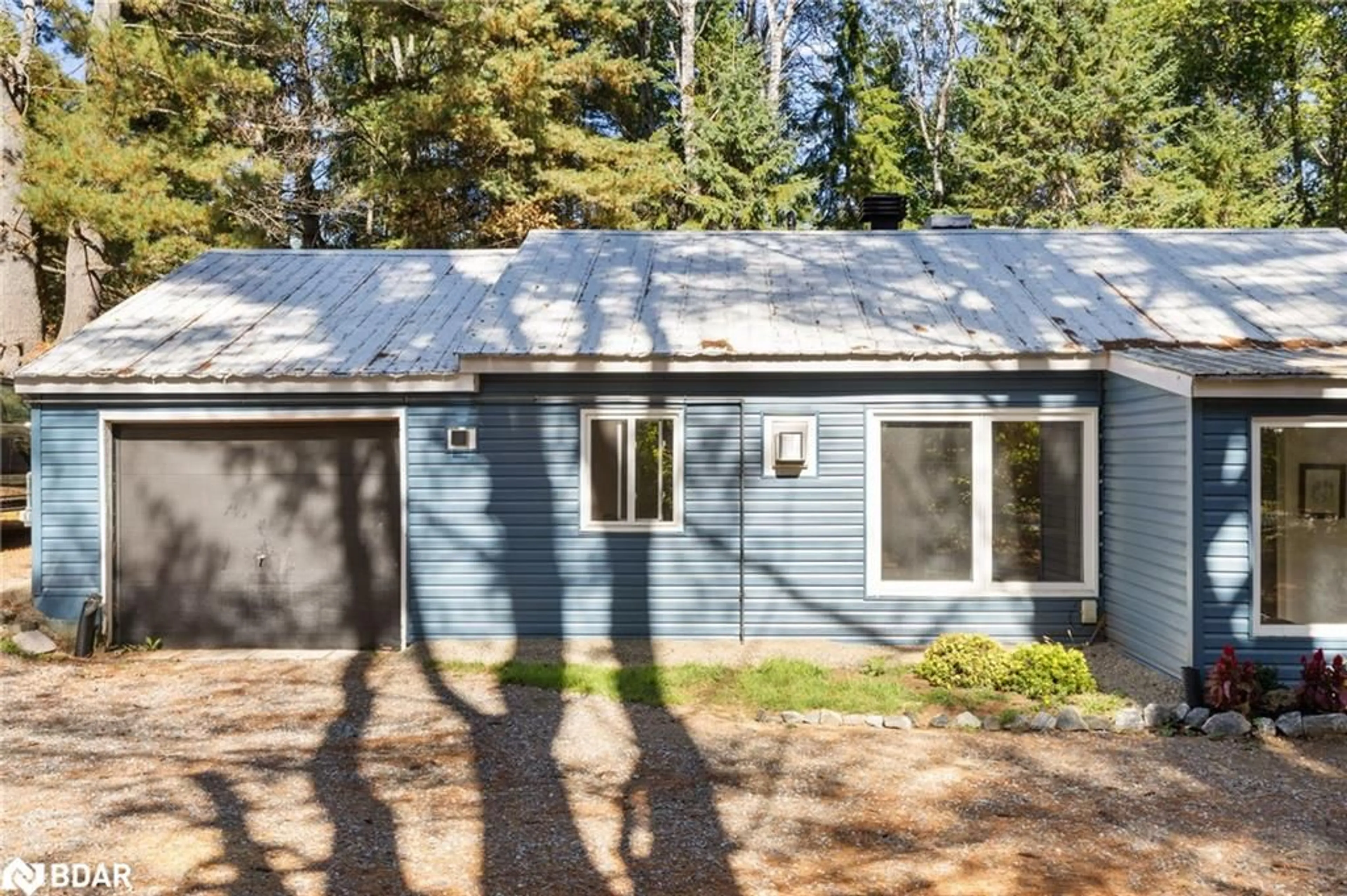 Home with vinyl exterior material, unknown for 328 Muskoka Road 10 Rd, Port Sydney Ontario P0B 1L0