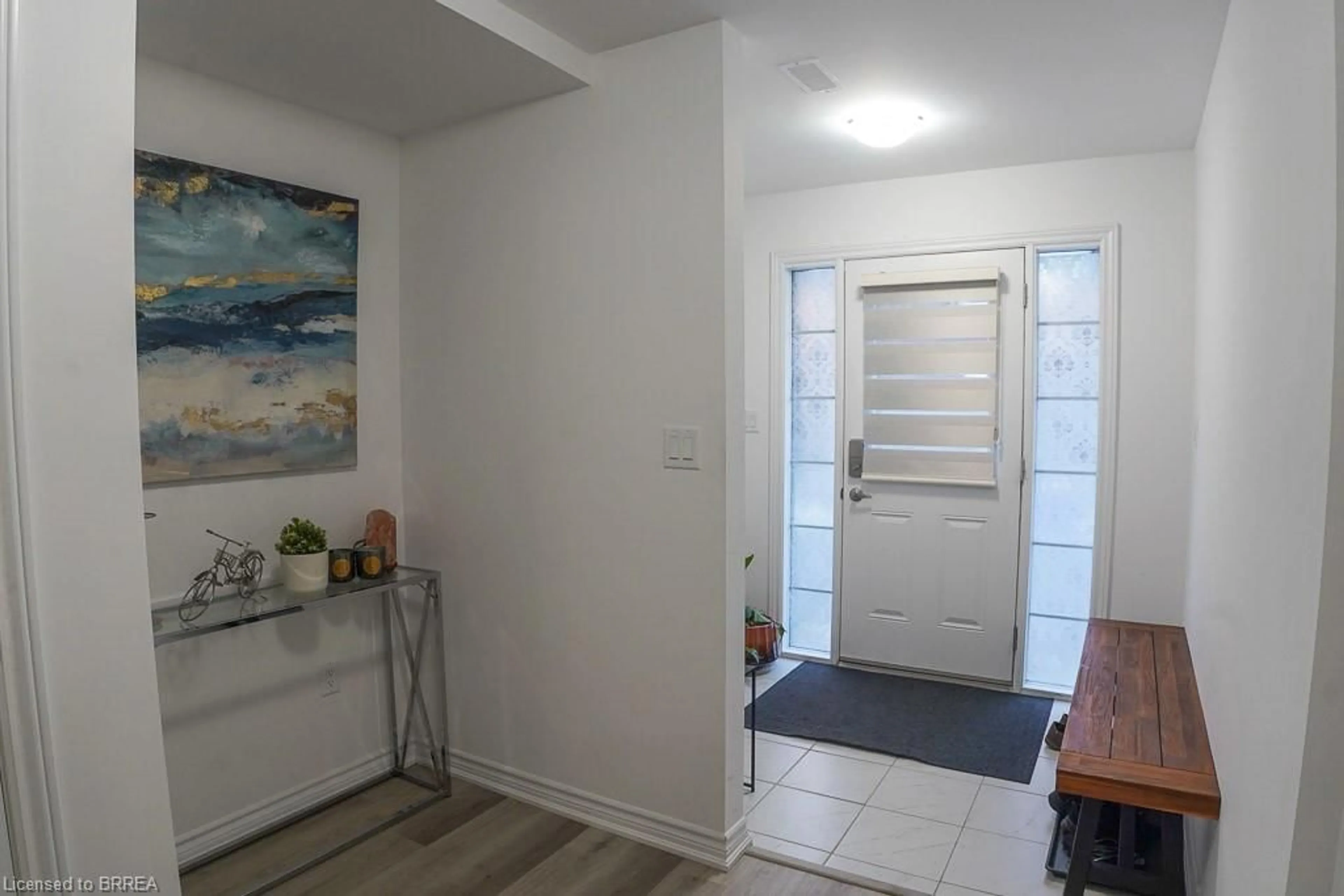 Indoor entryway for 95-461 Blackburn Dr, Brantford Ontario N3T 0W9
