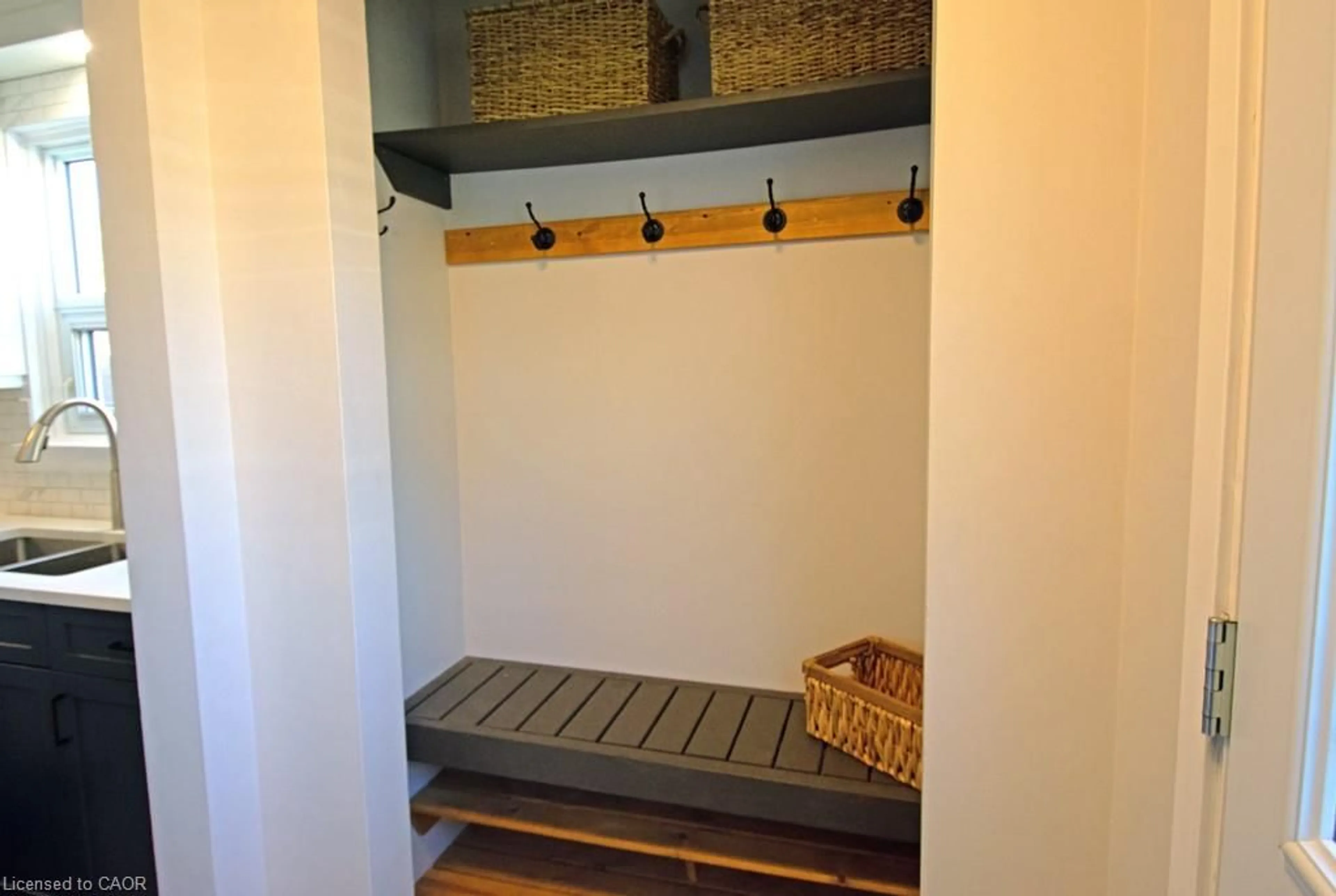 Indoor entryway for 7 Gaitwin St, Brantford Ontario N3P 1A9