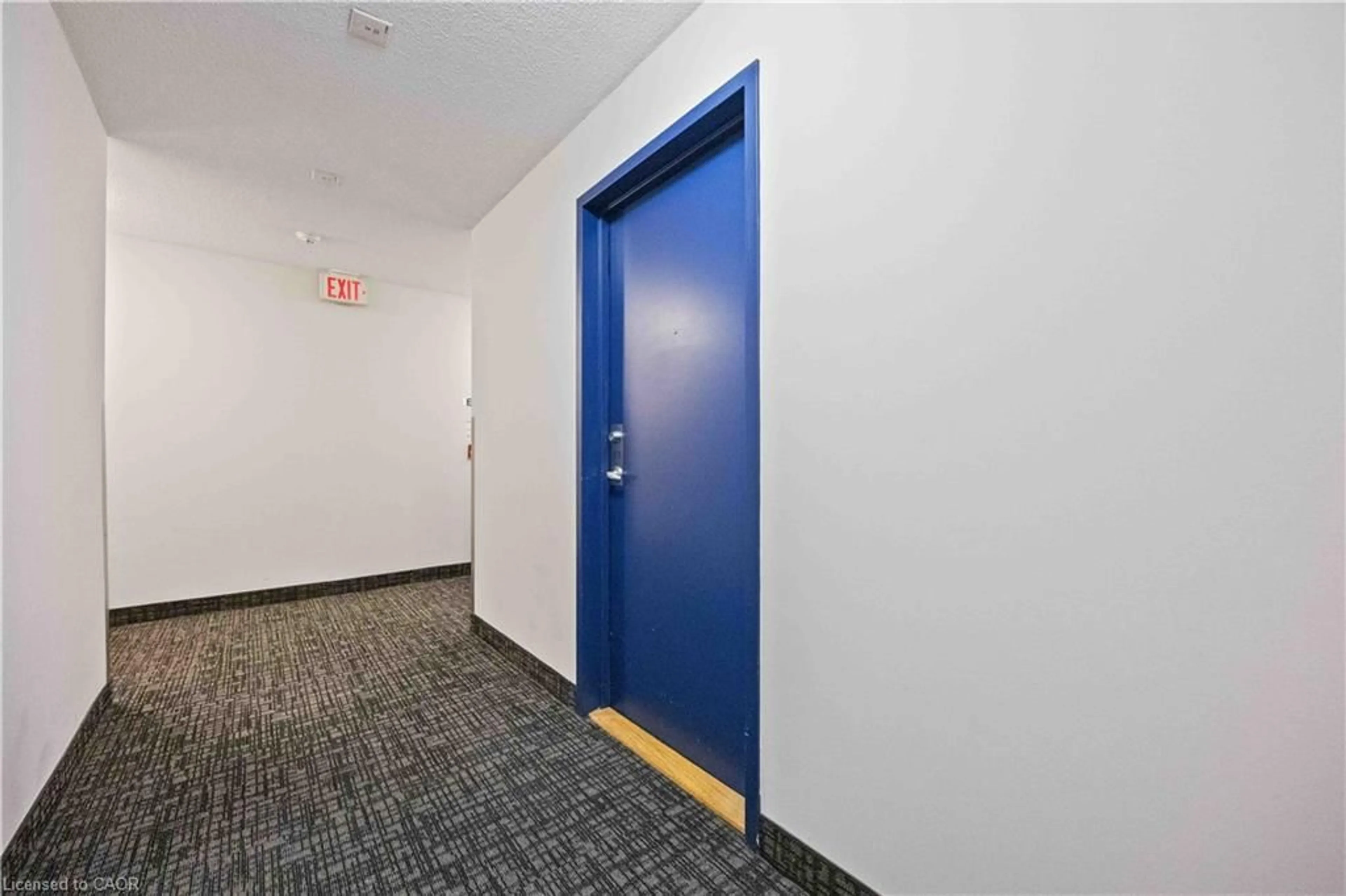 Indoor foyer for 2464 Weston Rd #505, Toronto Ontario M9N 0A2
