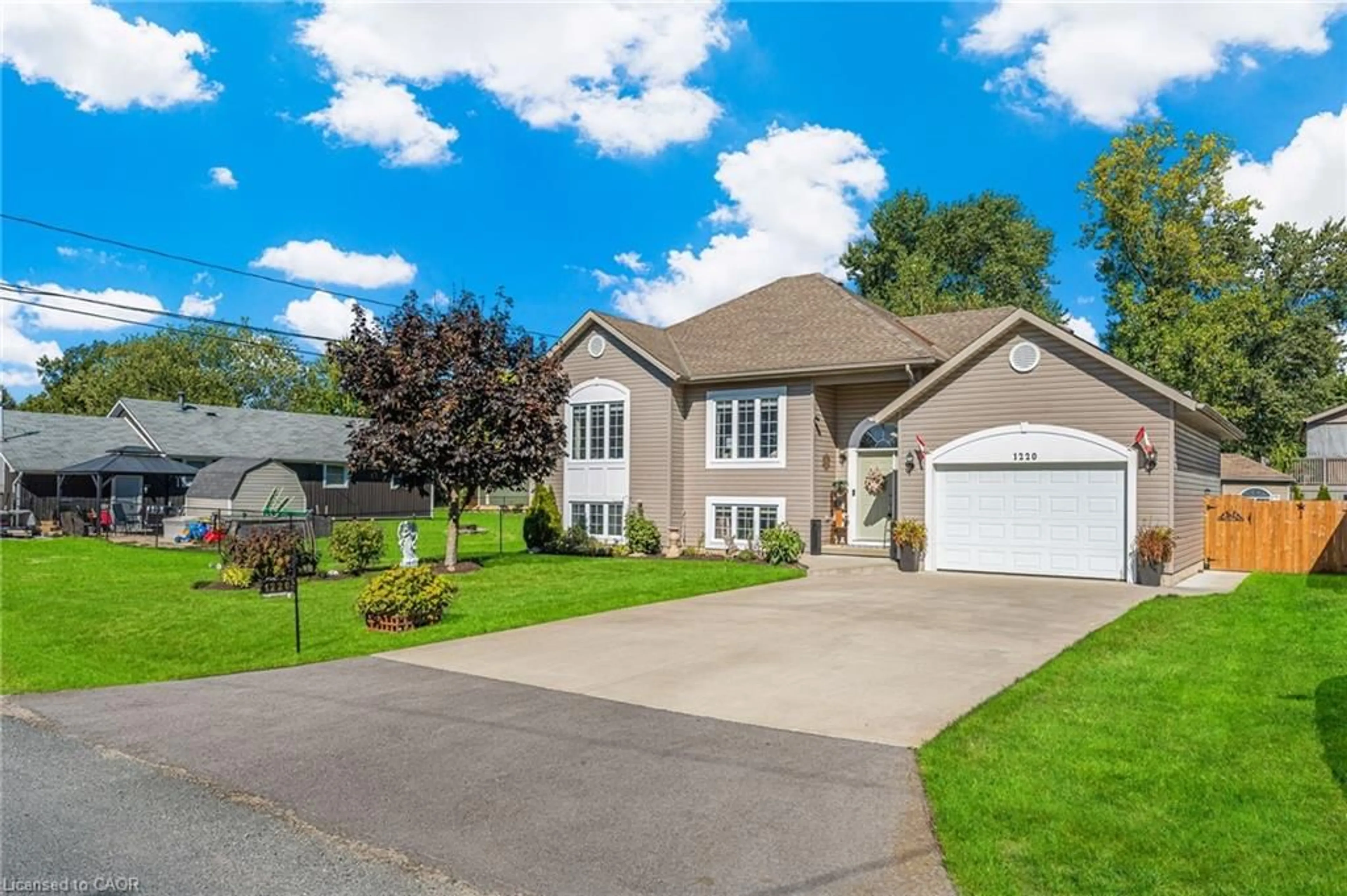 Home with vinyl exterior material, street for 1220 Parkside Ave, Fort Erie Ontario L2A 0A9