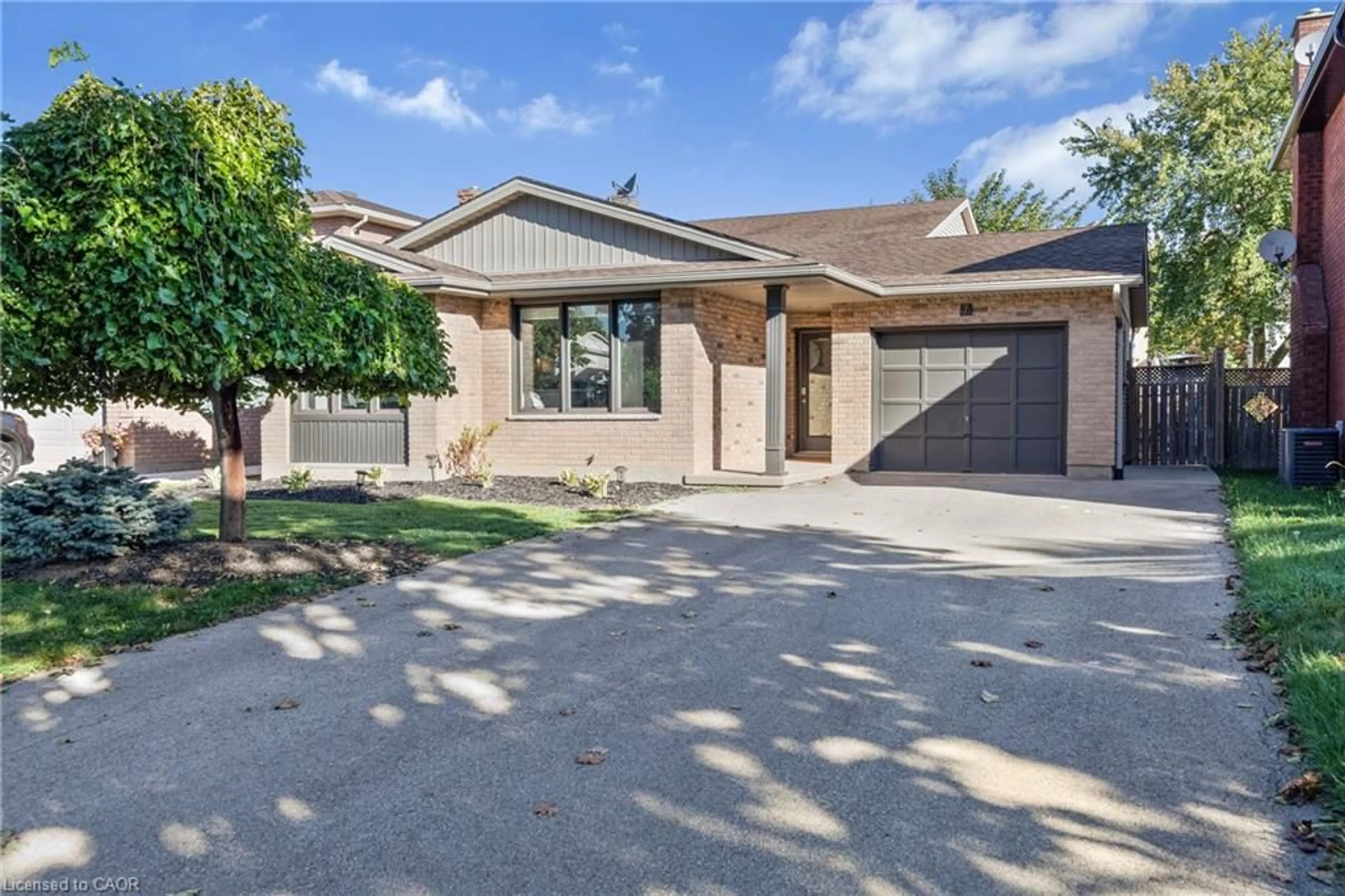 Home with brick exterior material, street for 7 Bascary Cres, St. Catharines Ontario L2S 3M6