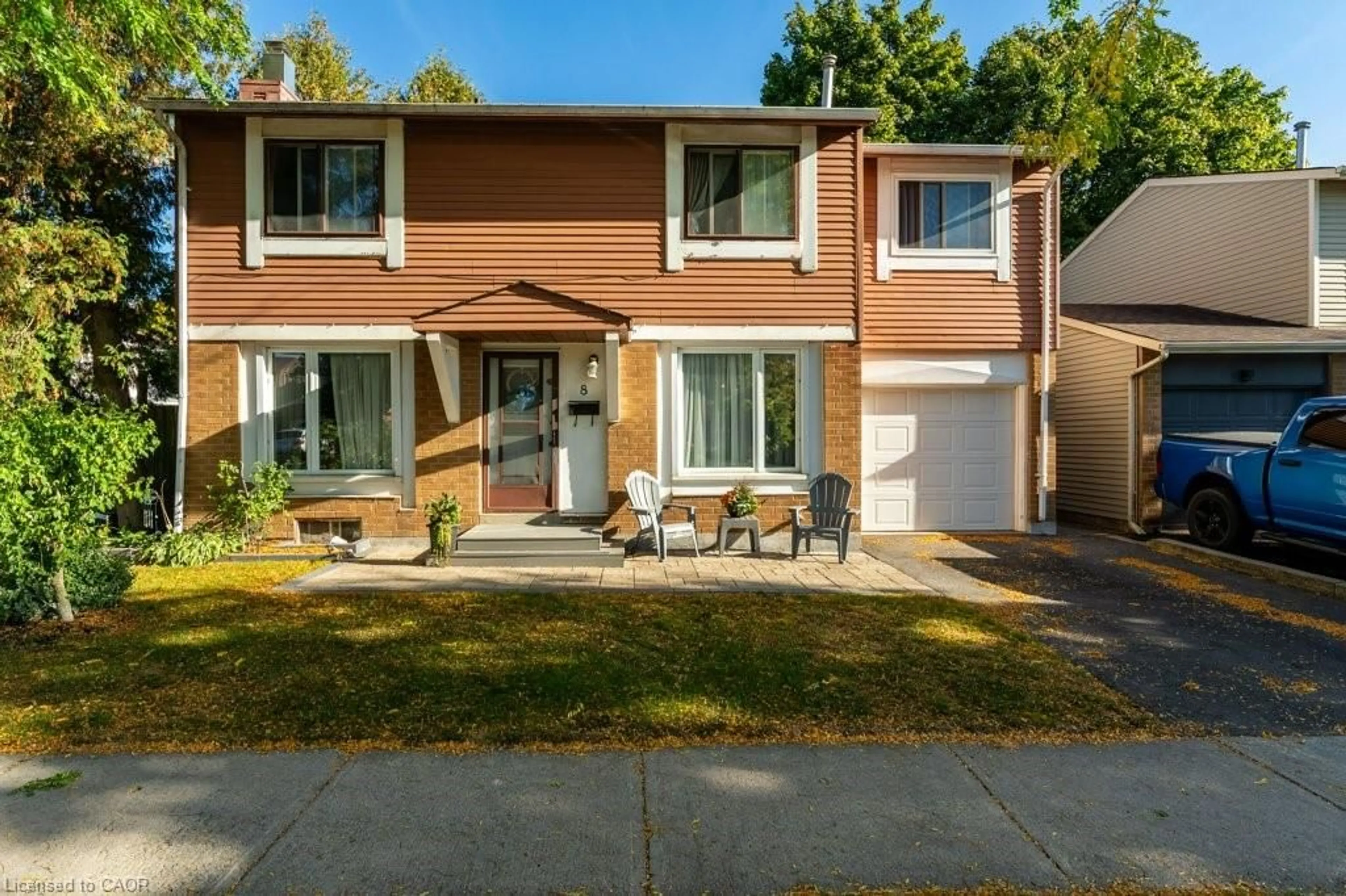 Home with brick exterior material, street for 8 Chudleigh St, Waterdown Ontario L9H 7E4