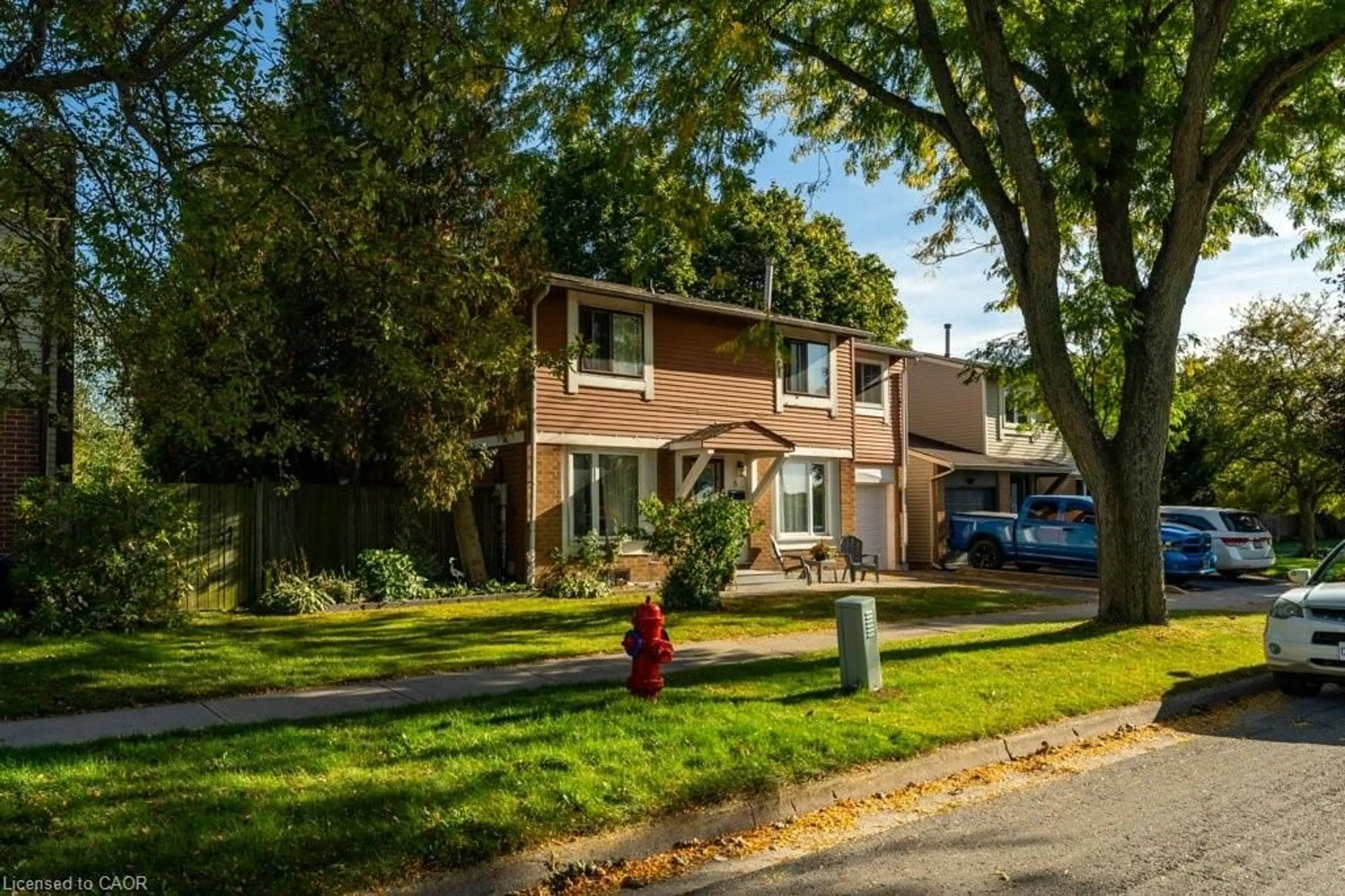Home with brick exterior material, street for 8 Chudleigh St, Waterdown Ontario L9H 7E4