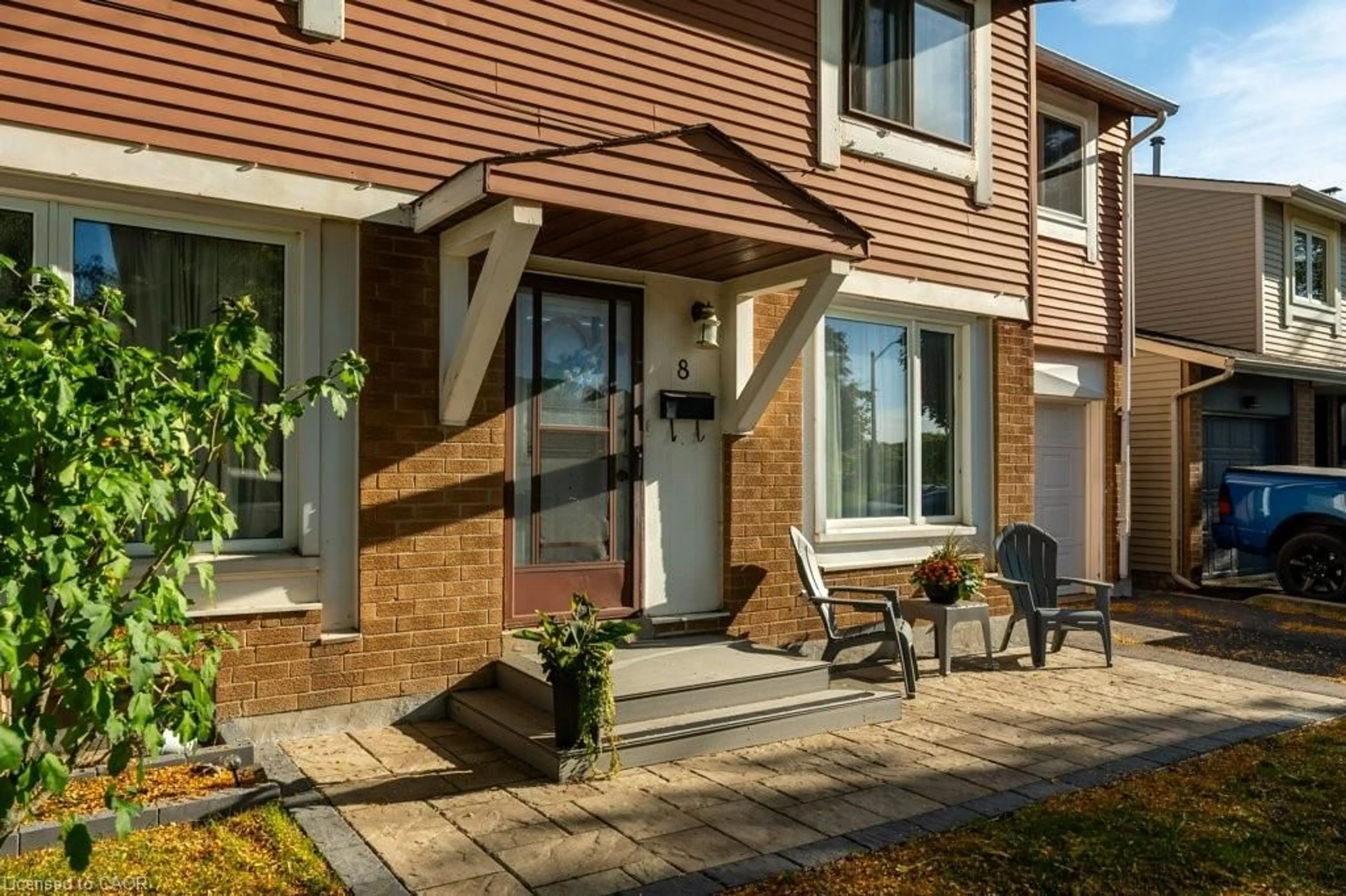 Patio, street for 8 Chudleigh St, Waterdown Ontario L9H 7E4