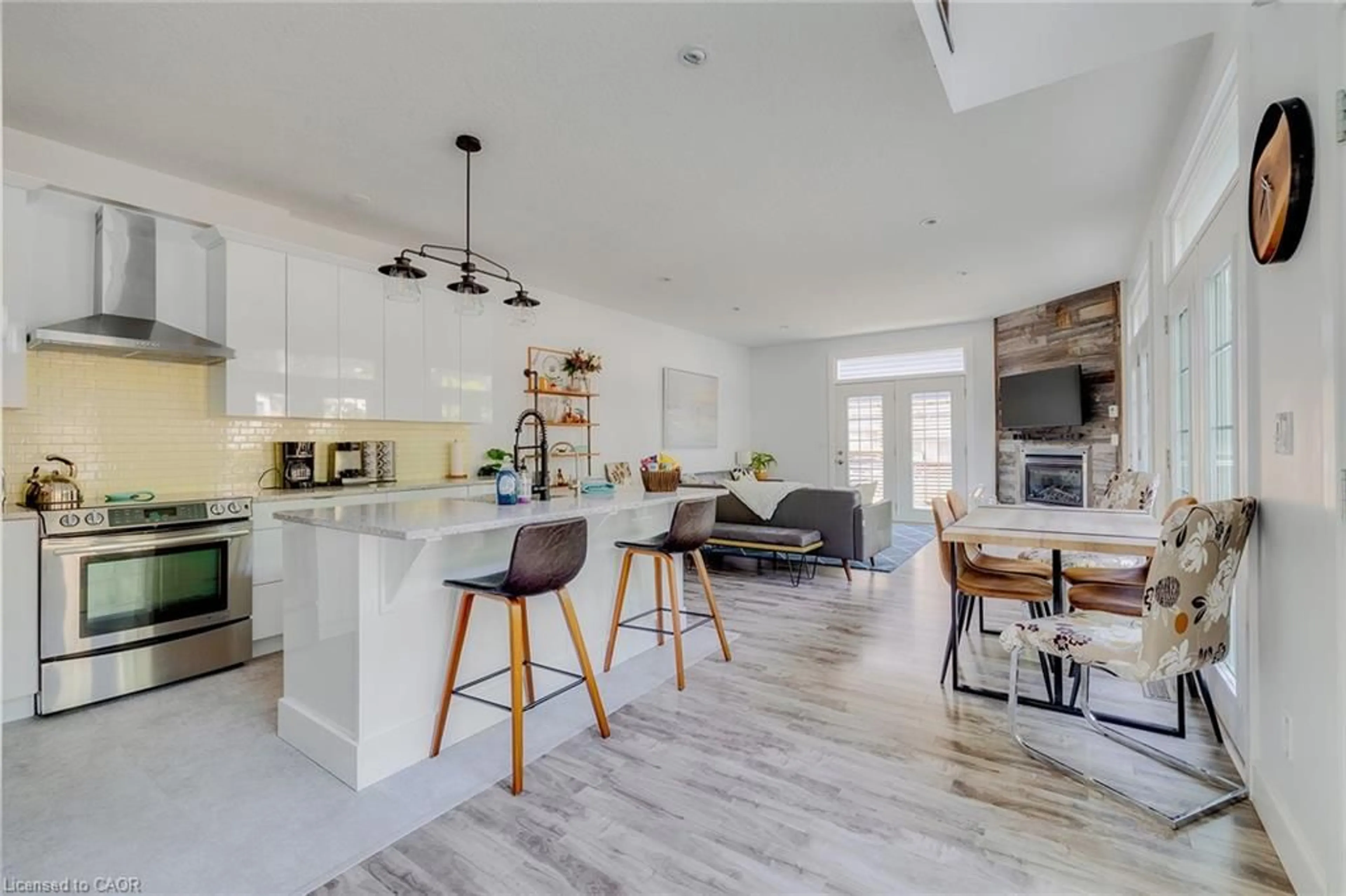 Open concept kitchen, unknown for 28 Centre St, Grand Bend Ontario N0M 1T0