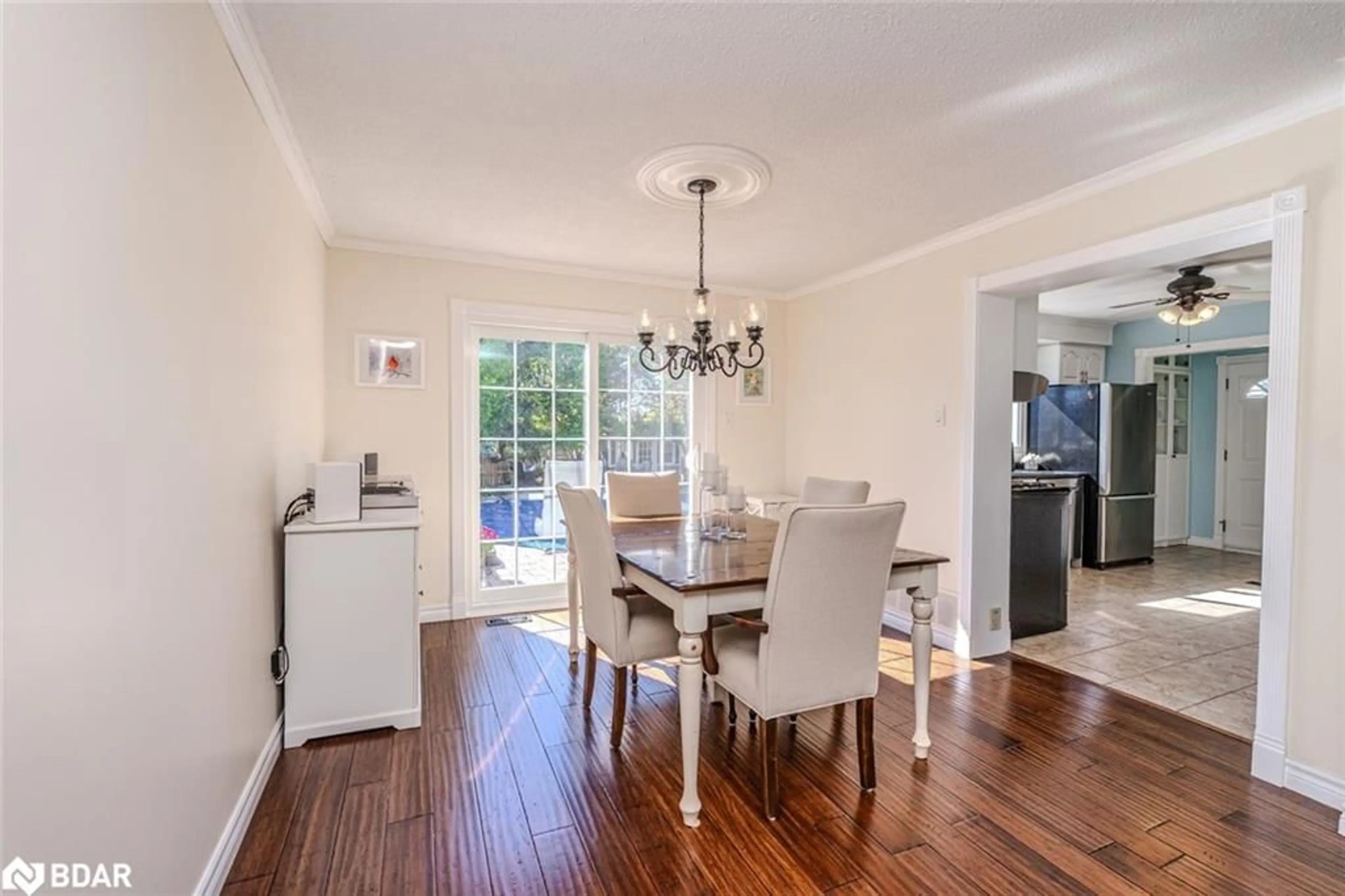 Dining room, wood/laminate floor for 136 Oren Blvd, Barrie Ontario L4N 4N5