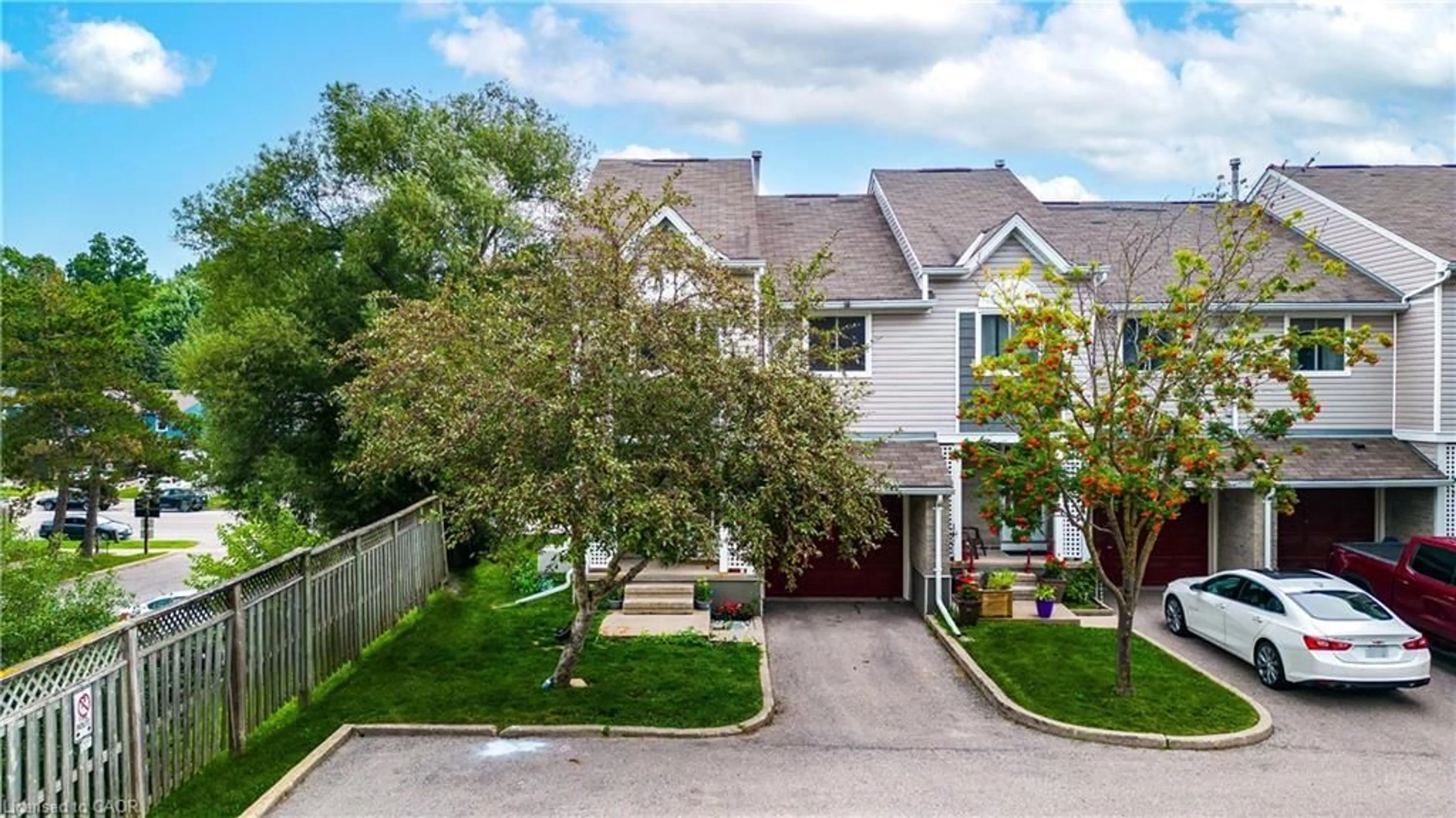 A pic from outside/outdoor area/front of a property/back of a property/a pic from drone, street for 365 Pioneer Dr #16, Kitchener Ontario N2P 2A6