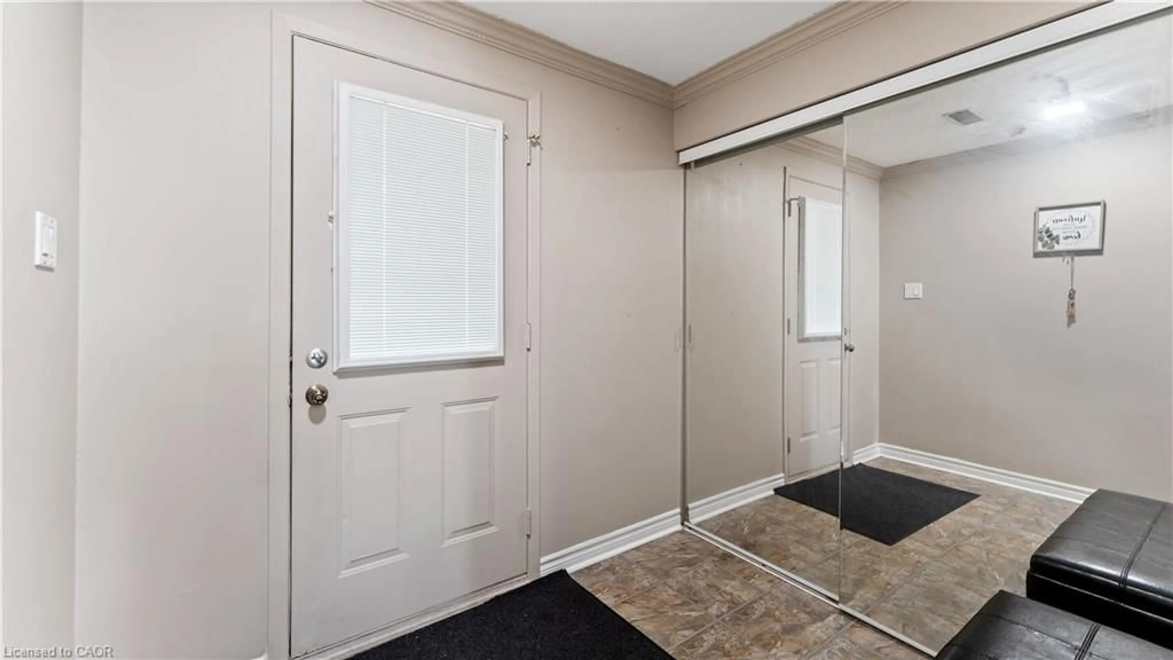 Indoor entryway for 365 Pioneer Dr #16, Kitchener Ontario N2P 2A6