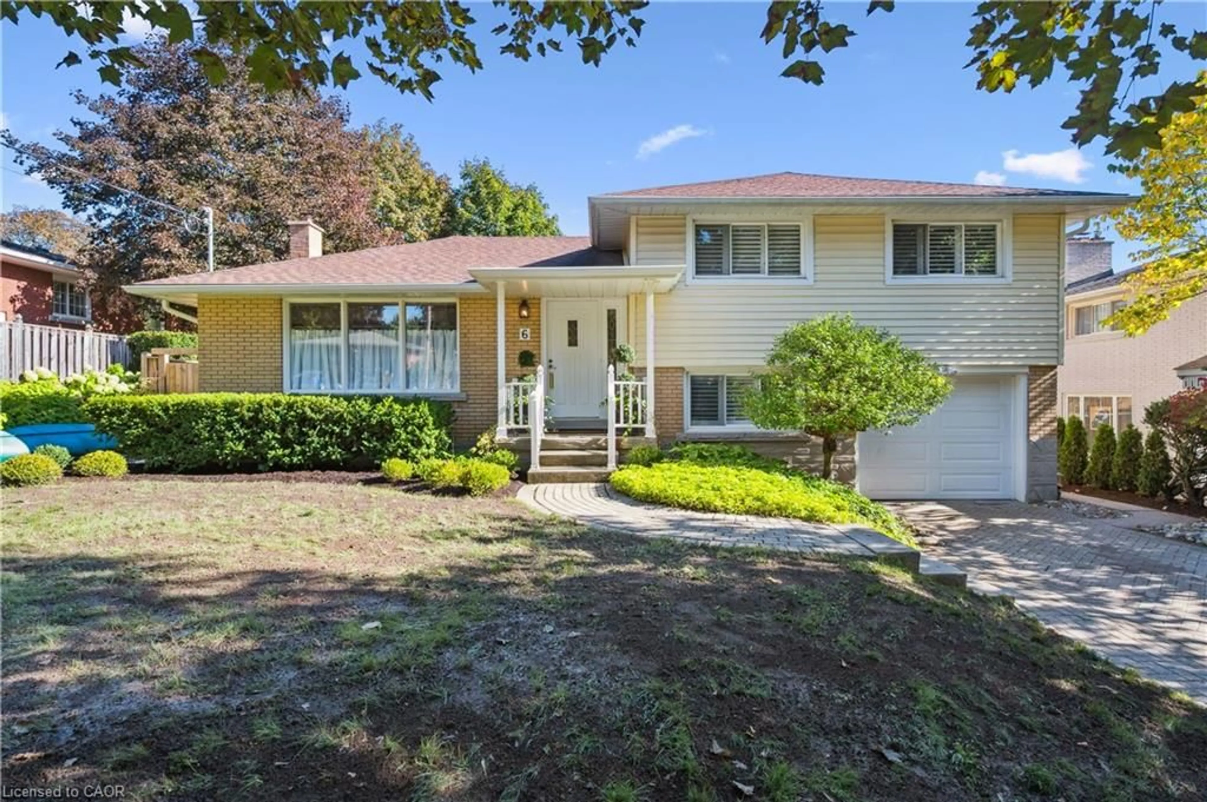 Home with vinyl exterior material, street for 6 Kimberley Dr, Guelph Ontario N1H 1L2