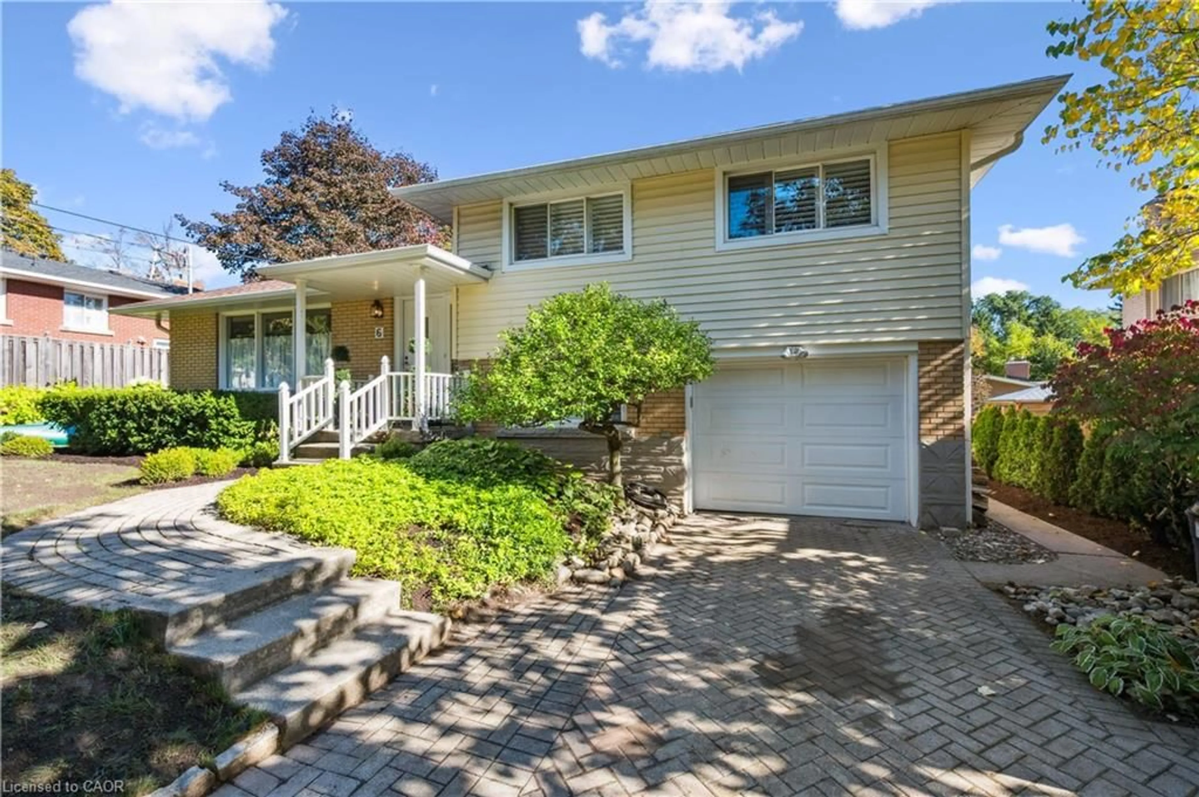 Home with vinyl exterior material, street for 6 Kimberley Dr, Guelph Ontario N1H 1L2