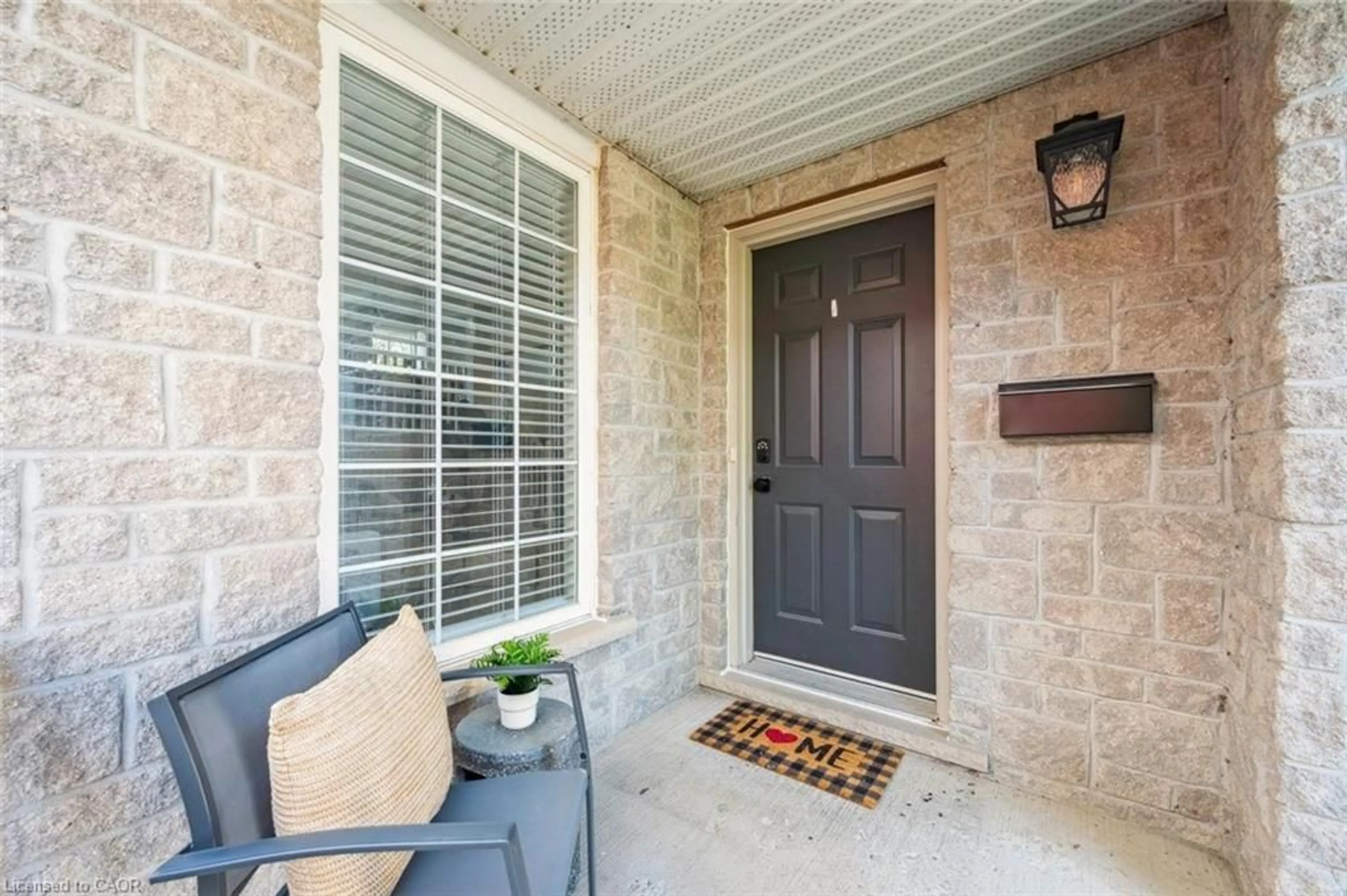 Indoor entryway for 126 Farley Dr, Guelph Ontario N1L 1M3