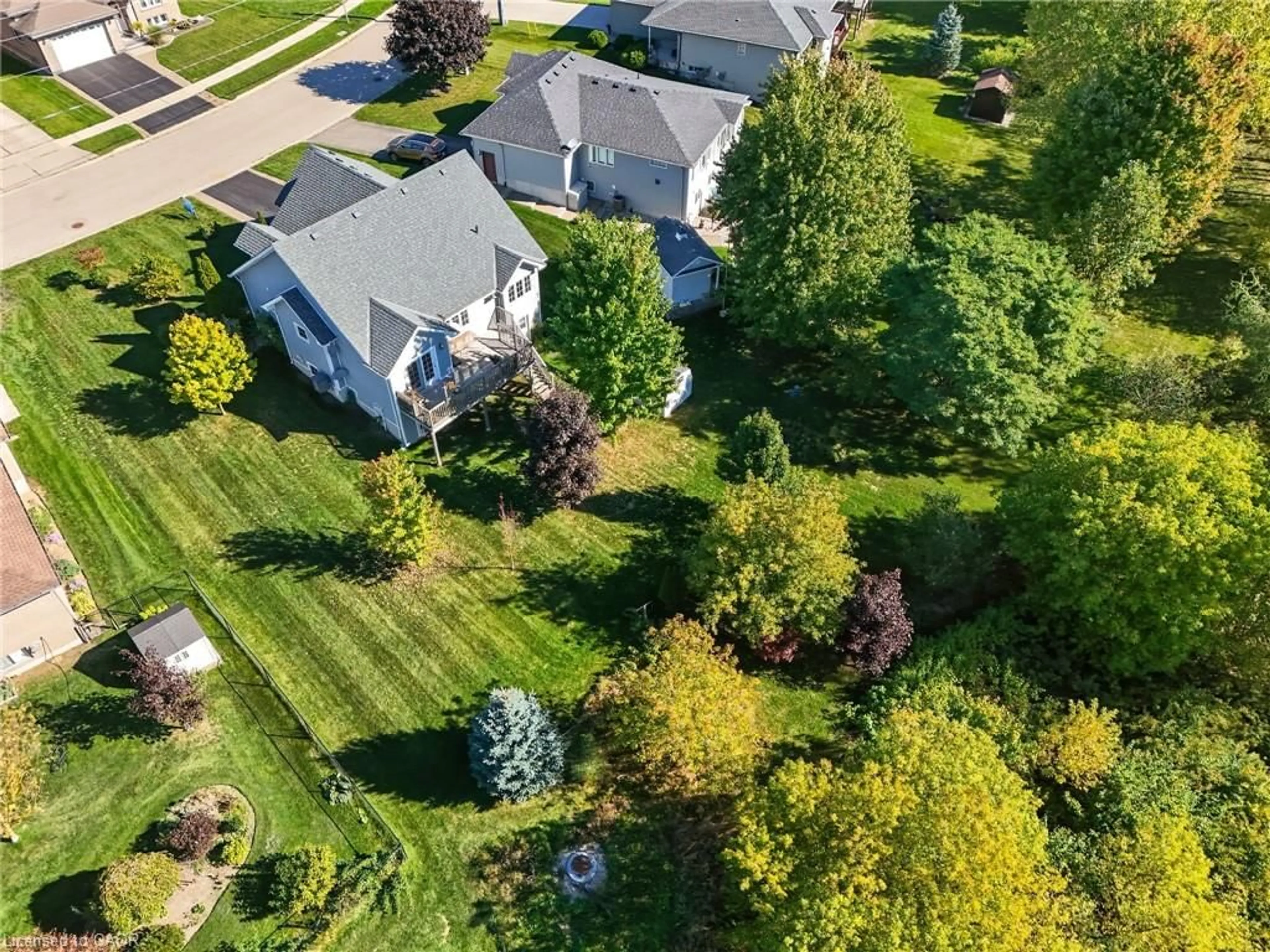 A pic from outside/outdoor area/front of a property/back of a property/a pic from drone, street for 3 Barnett St, Listowel Ontario N4W 3V9