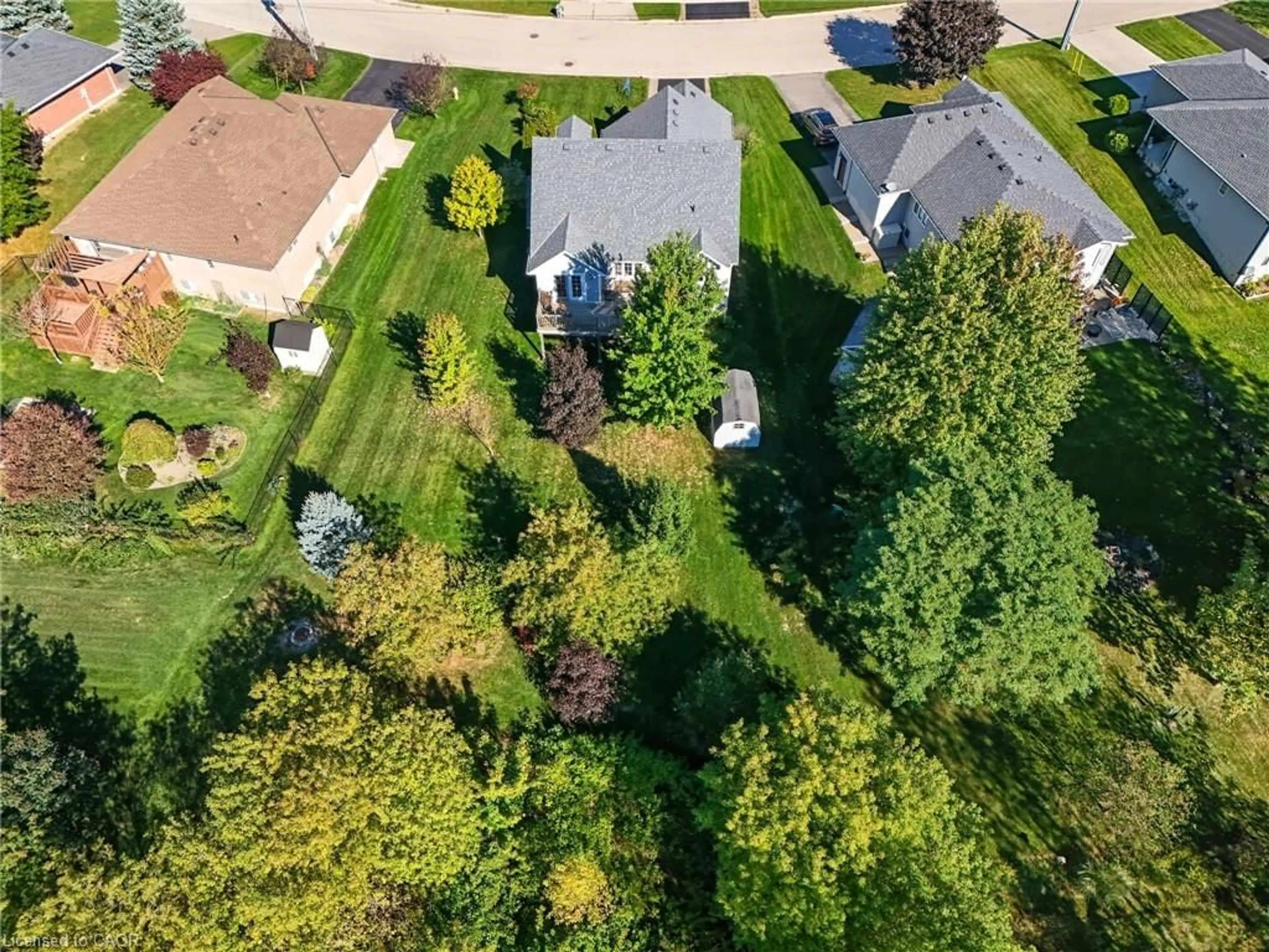 A pic from outside/outdoor area/front of a property/back of a property/a pic from drone, street for 3 Barnett St, Listowel Ontario N4W 3V9