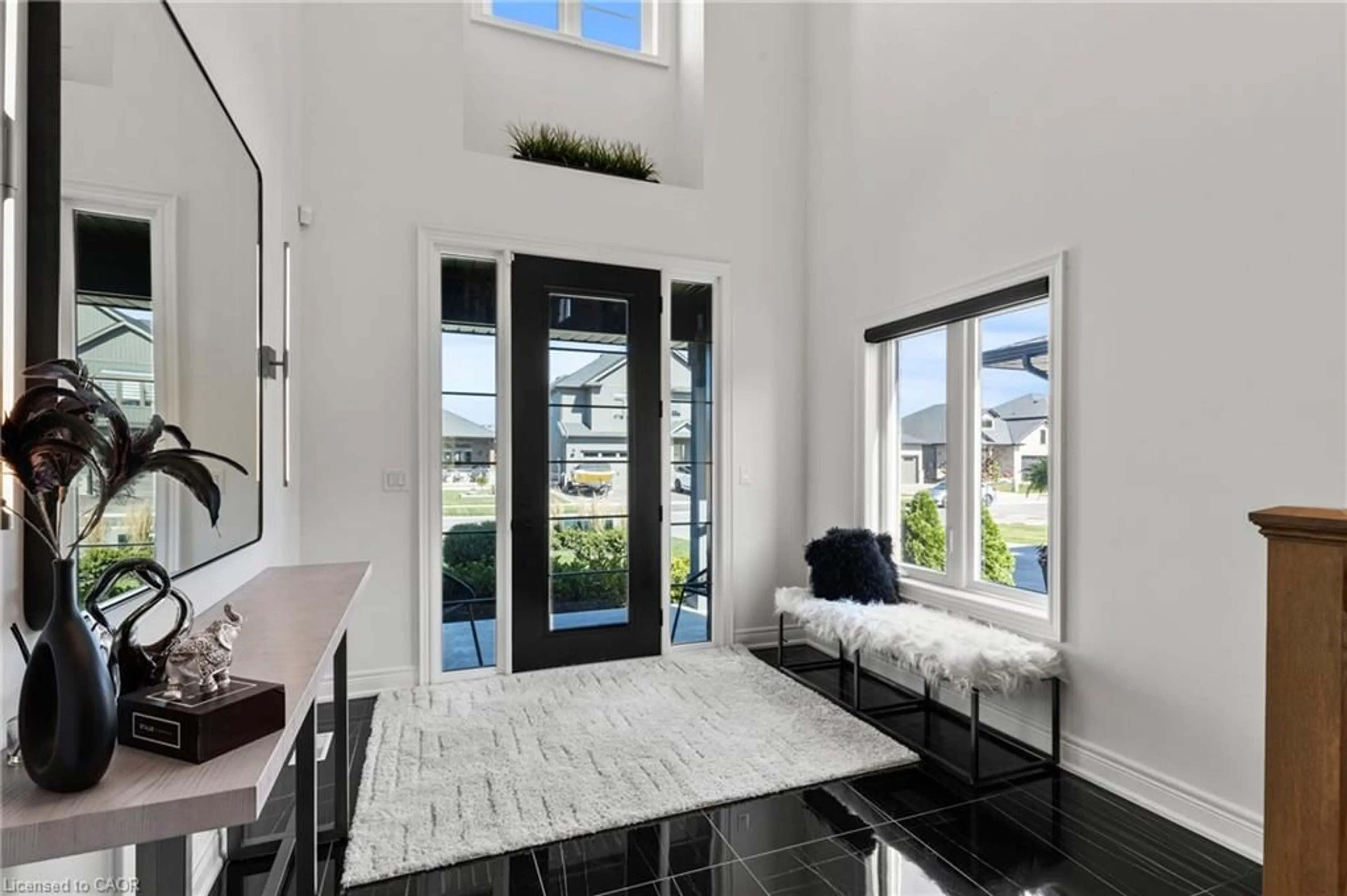Indoor entryway for 177 Julia Drive, Welland Ontario L3C 0E7