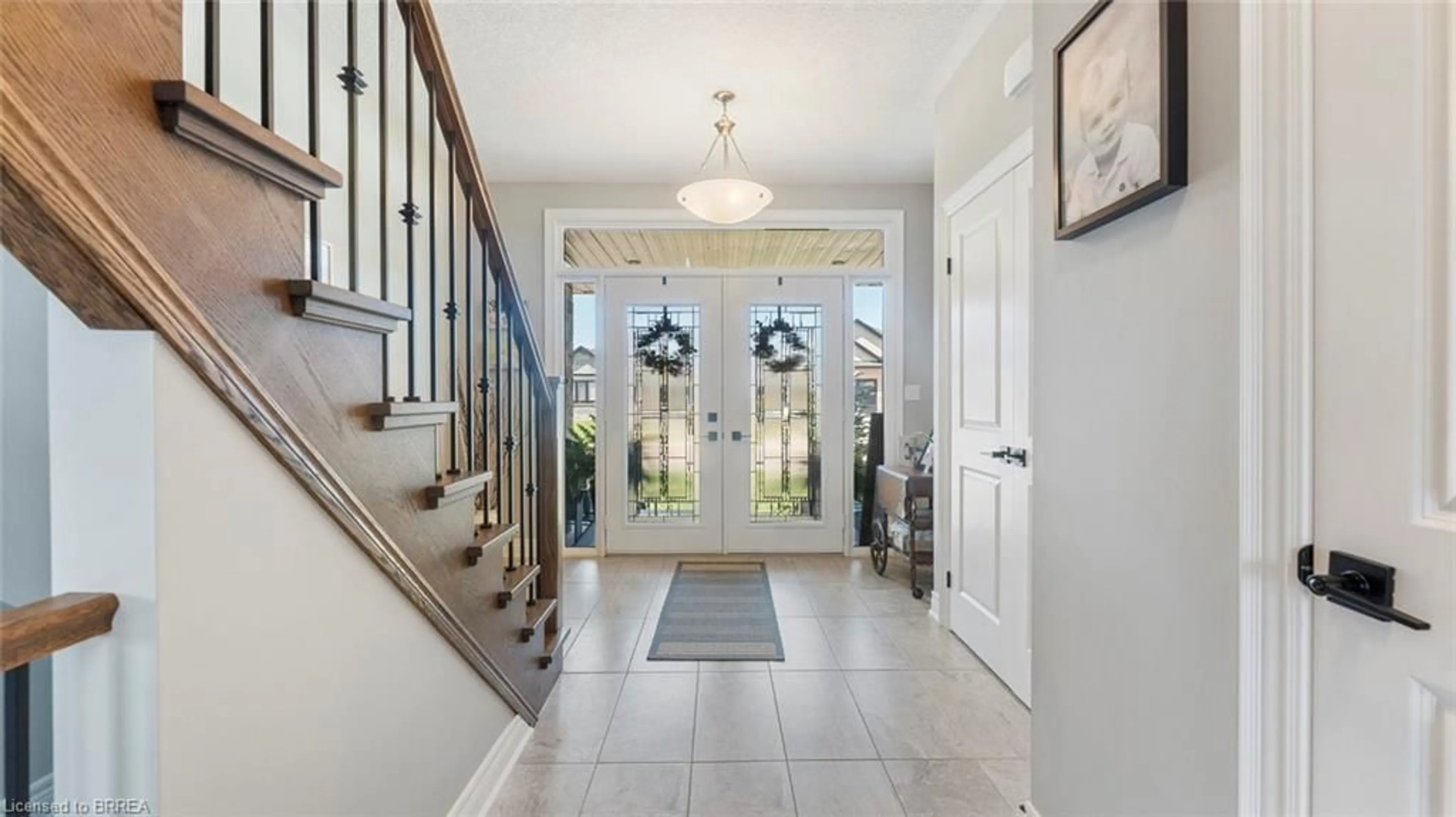 Indoor entryway for 180 Gibbons St, Waterford Ontario N0E 1Y0