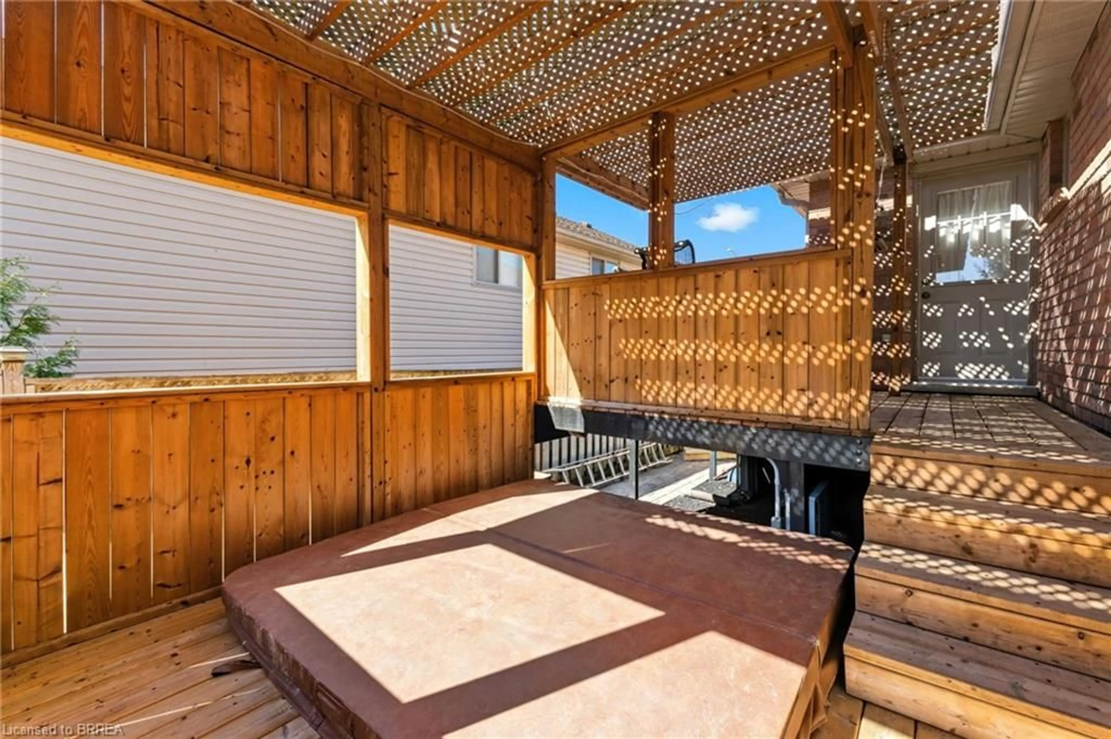 Patio, street for 23 Garners Lane, Brantford Ontario N3T 6M4